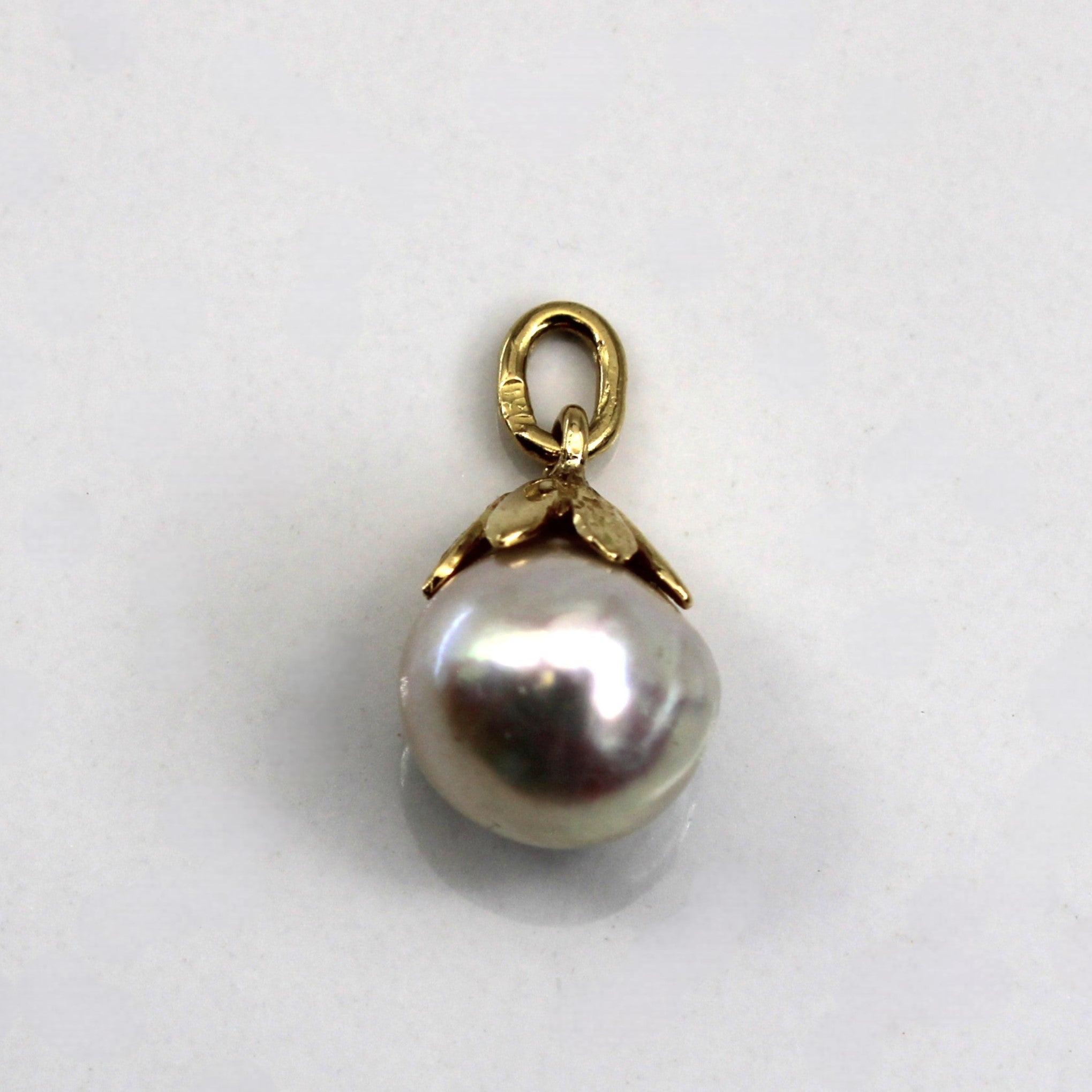Pendentif perle baroque en forme de goutte