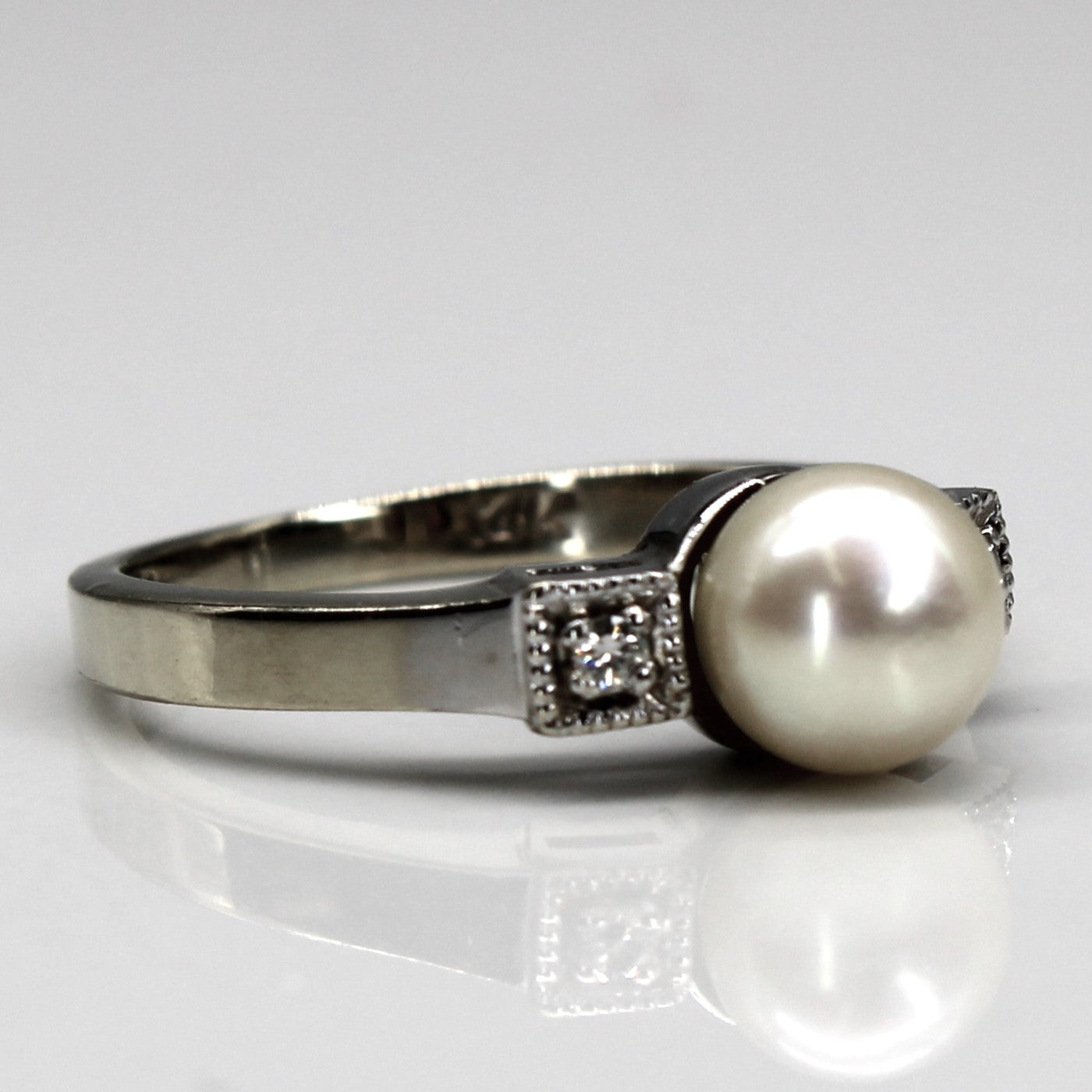 Three Stone Pearl & Diamond Ring | 0.03ctw | SZ 4.75 |