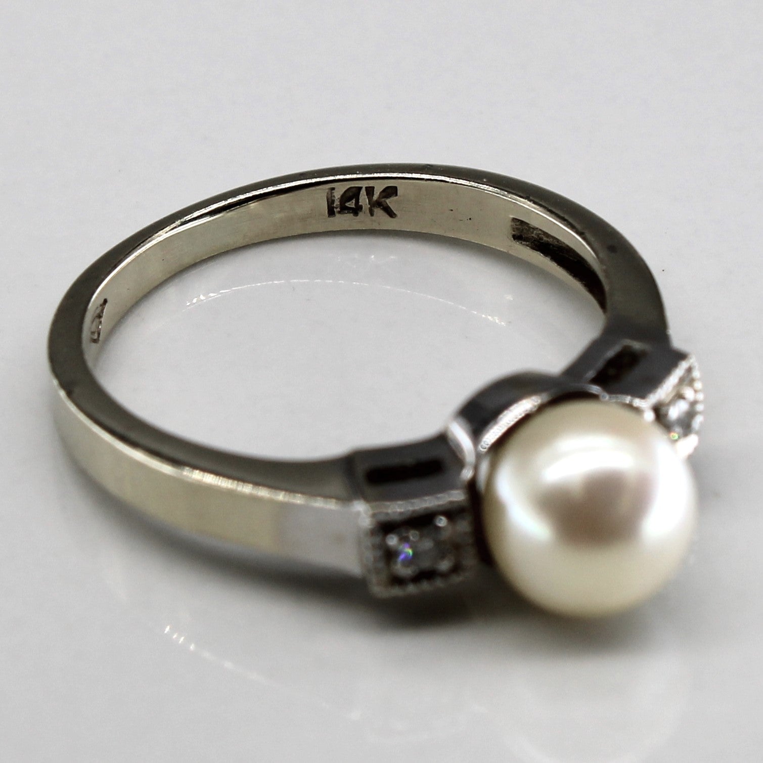 Three Stone Pearl & Diamond Ring | 0.03ctw | SZ 4.75 |