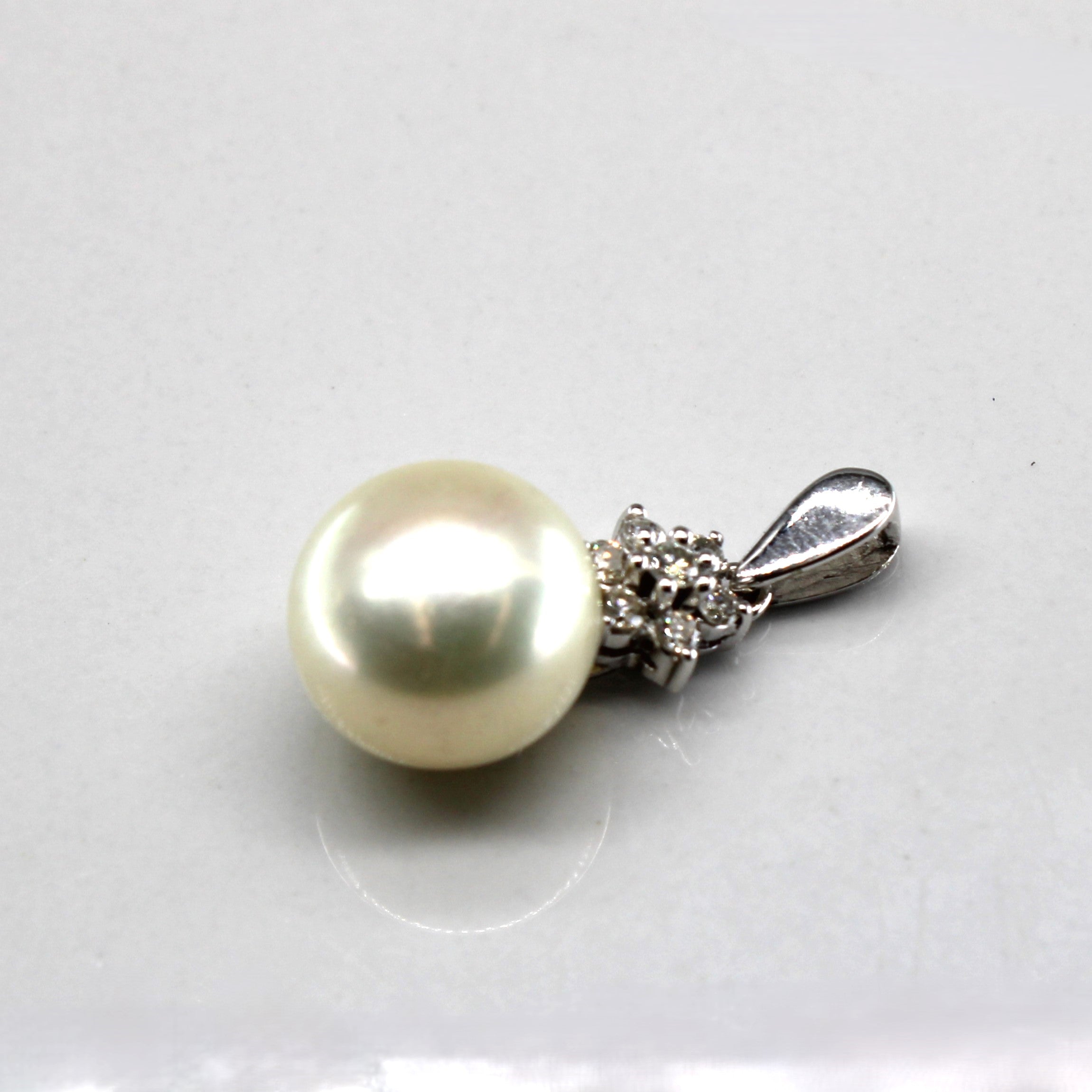 Cluster Diamond Pearl Pendant | 0.08ctw |