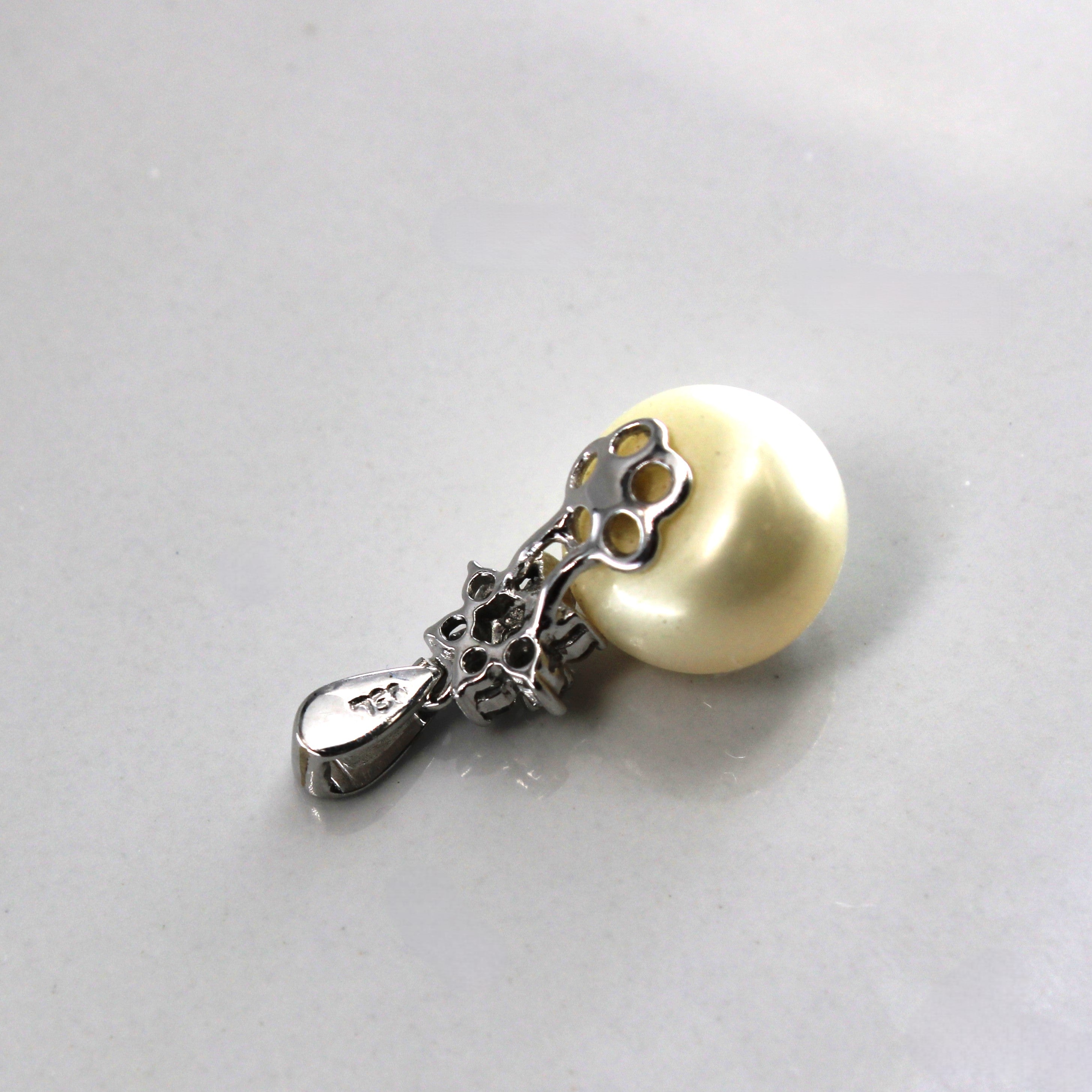 Cluster Diamond Pearl Pendant | 0.08ctw |