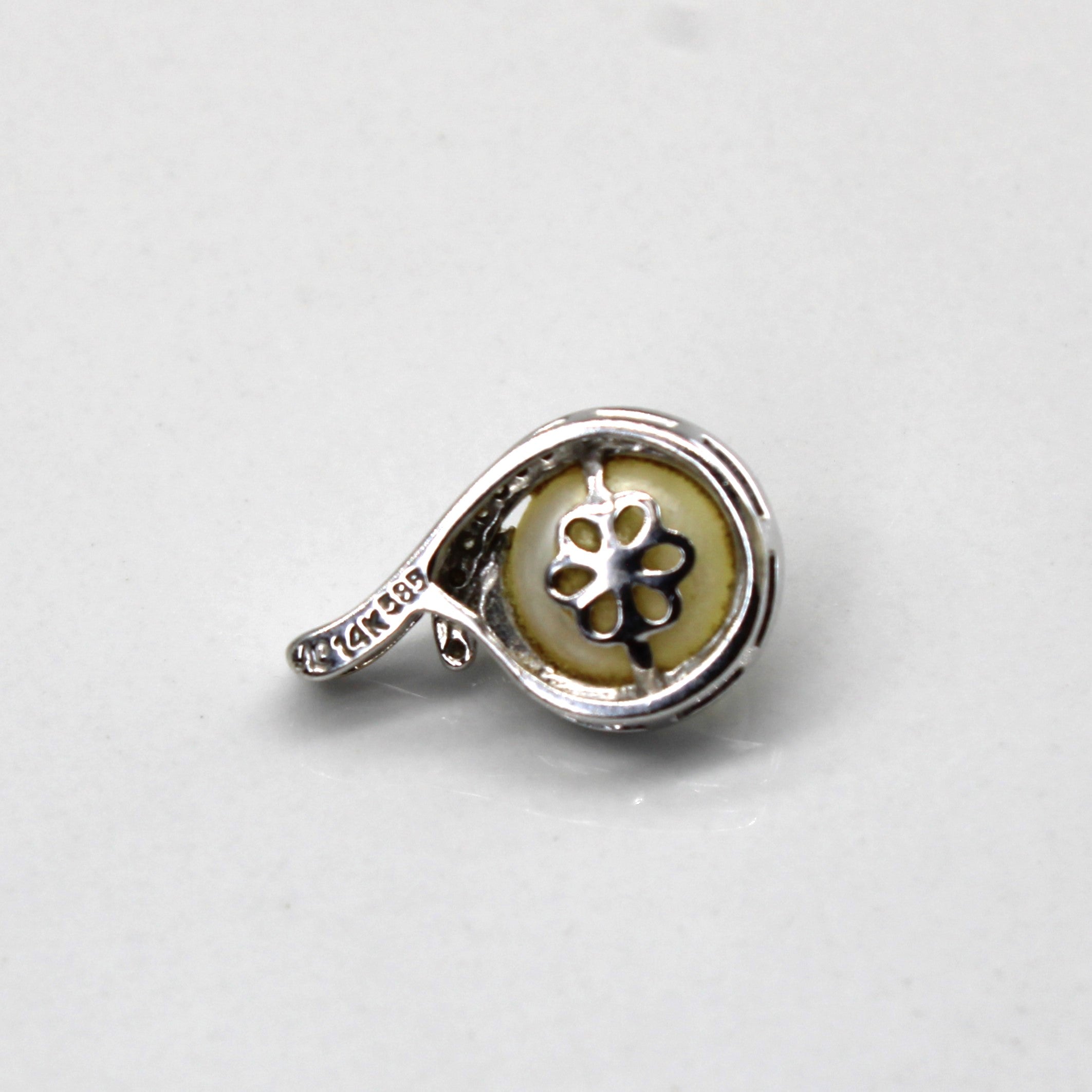 Pearl & Diamond Pendant | 0.02ctw |