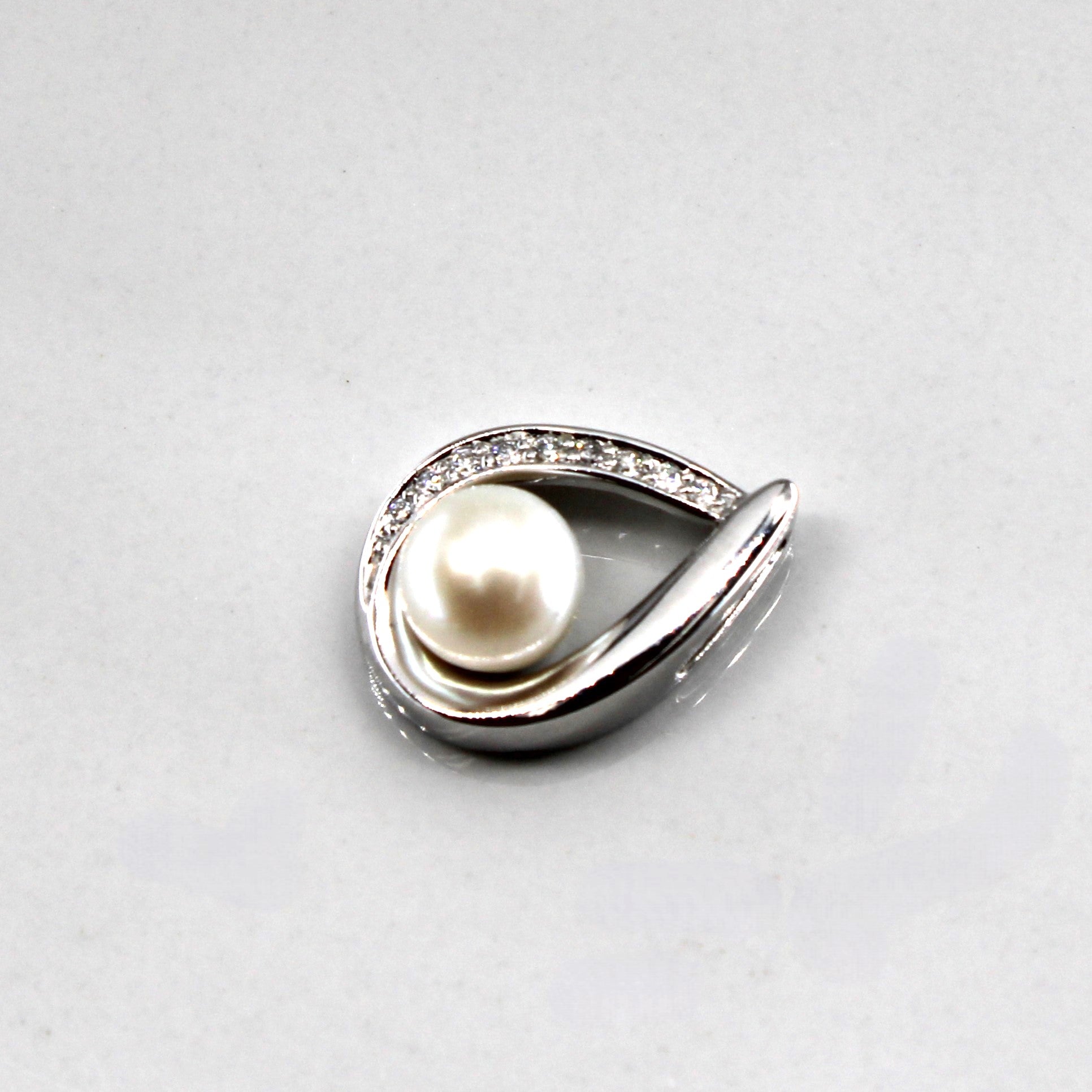 Pearl & Diamond Tear Dop Pendant | 0.06ctw |