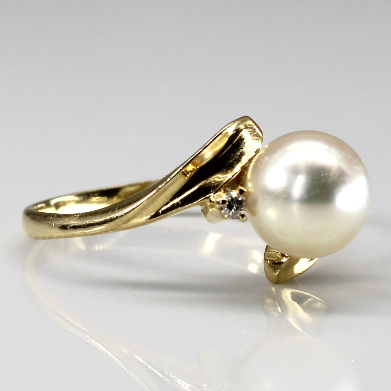 Bypass Pearl & Diamond Ring | 0.02ctw | SZ 6.75 |