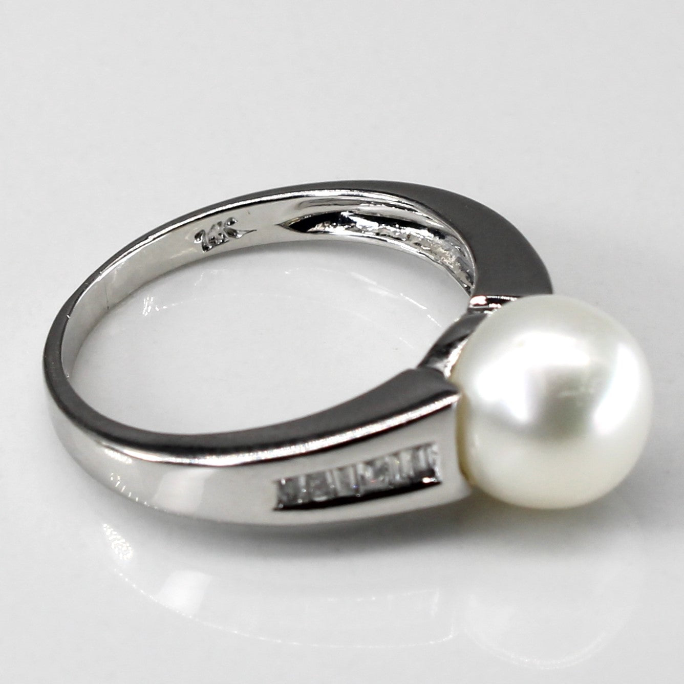 Baguette Diamond & Pearl Ring | 0.15ctw | SZ 5 |