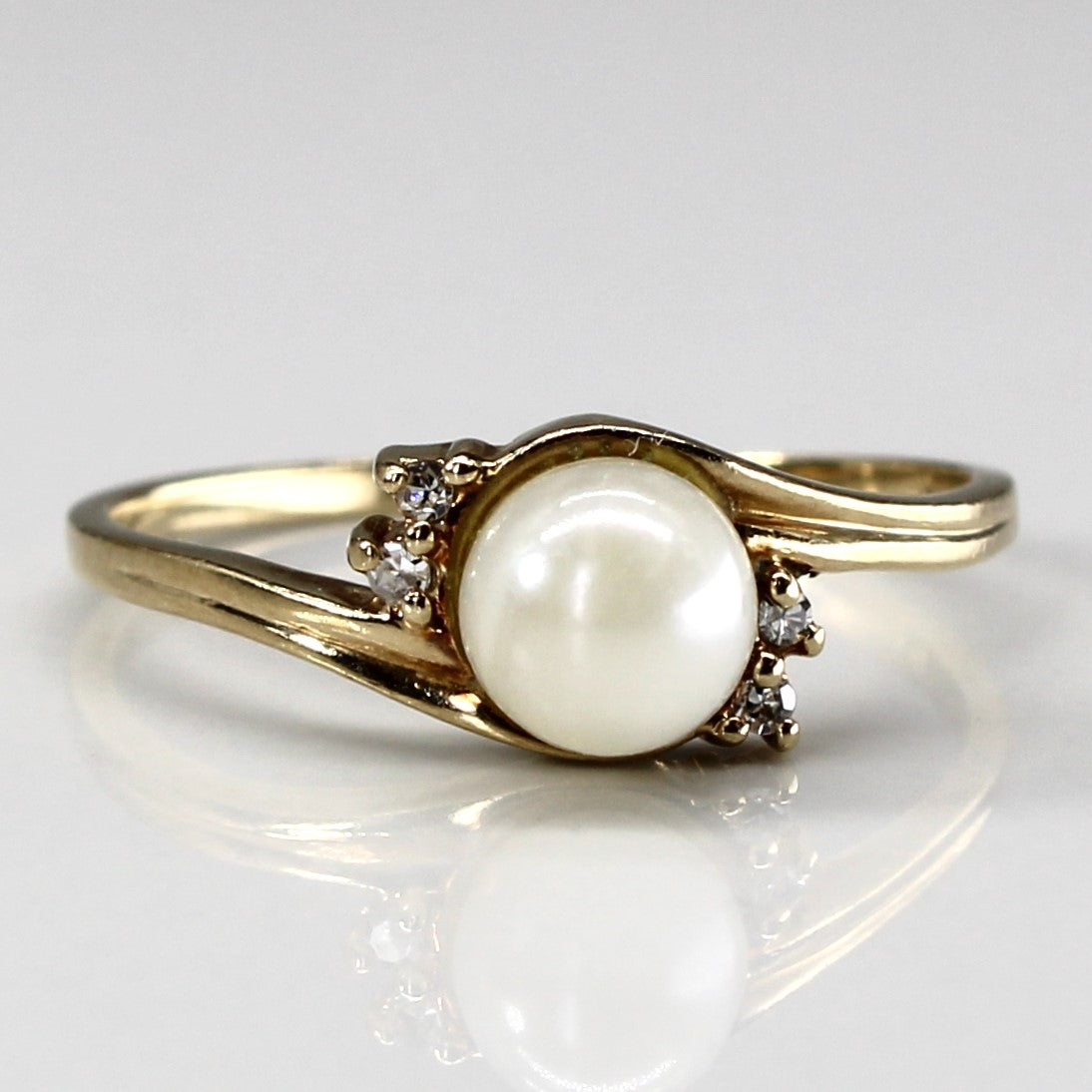 Bypass Pearl & Diamond Ring | 0.02ctw | SZ 6.25 |