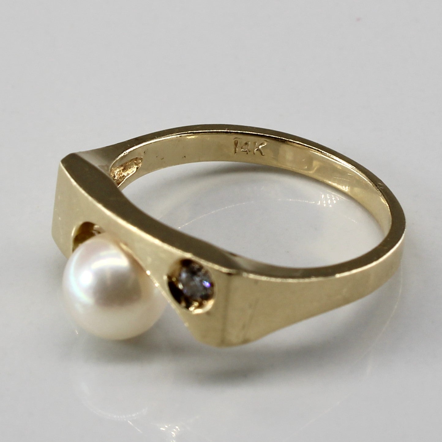 Pearl & Diamond Ring | 0.04ct | SZ 7 |