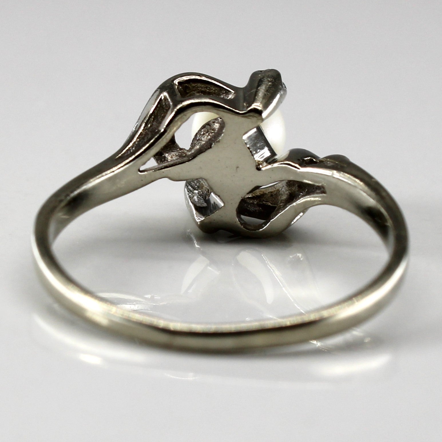 Bypass Pearl & Diamond Ring | 0.01ctw | SZ 7.75 |