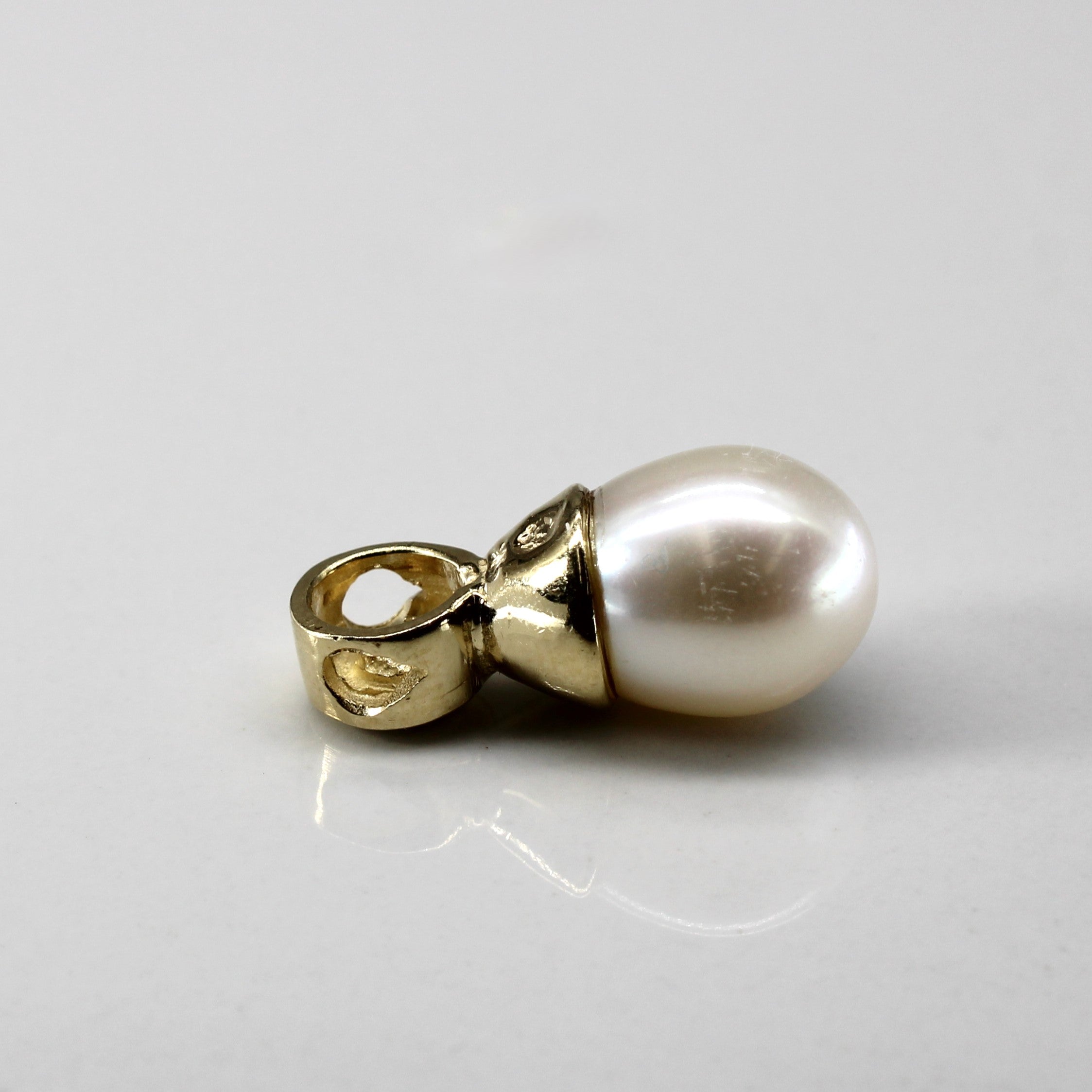 Drop Pearl & Diamond Pendant | 0.03ct |