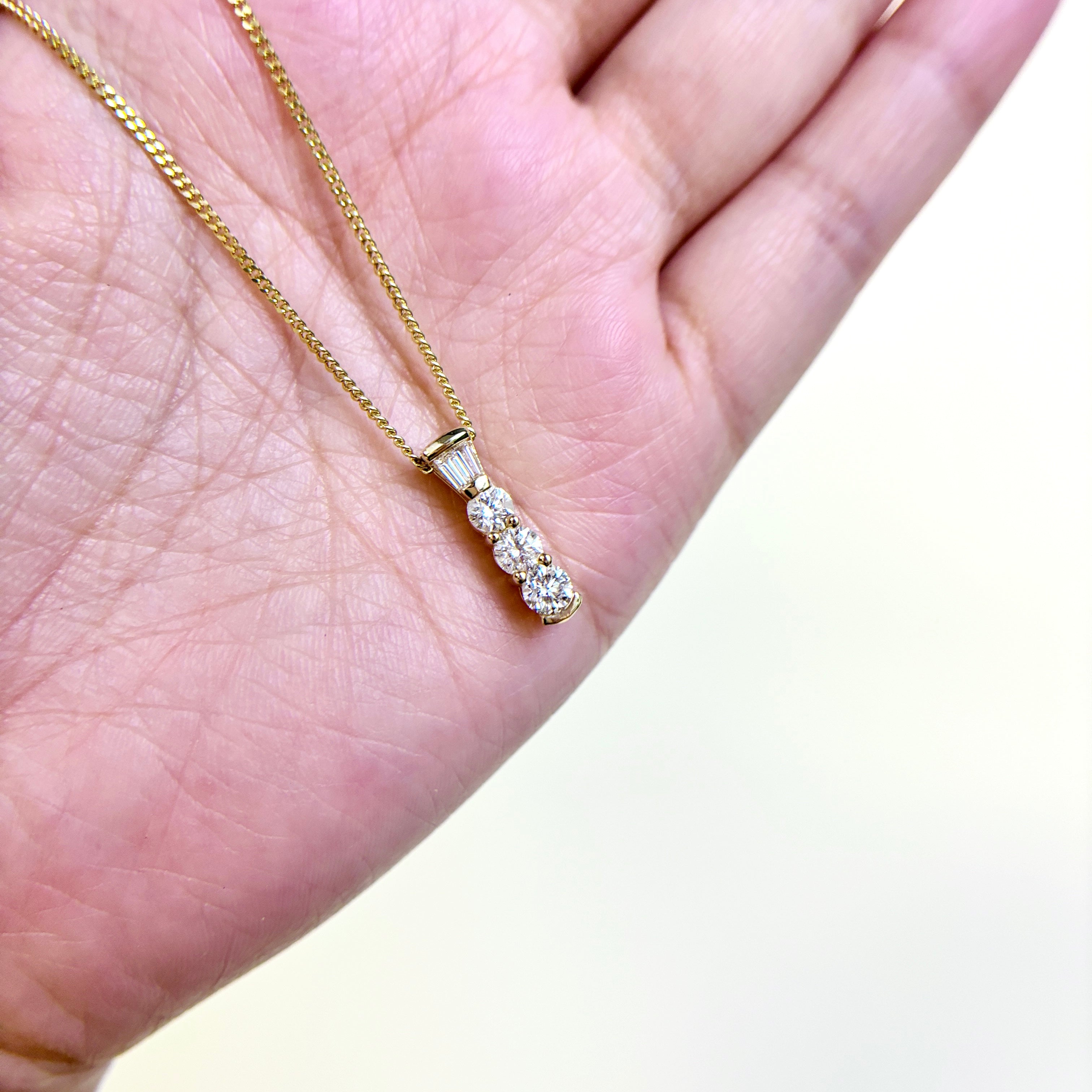 Collier en or jaune 14 carats et diamants | 0,86 ct au total | 42 cm
