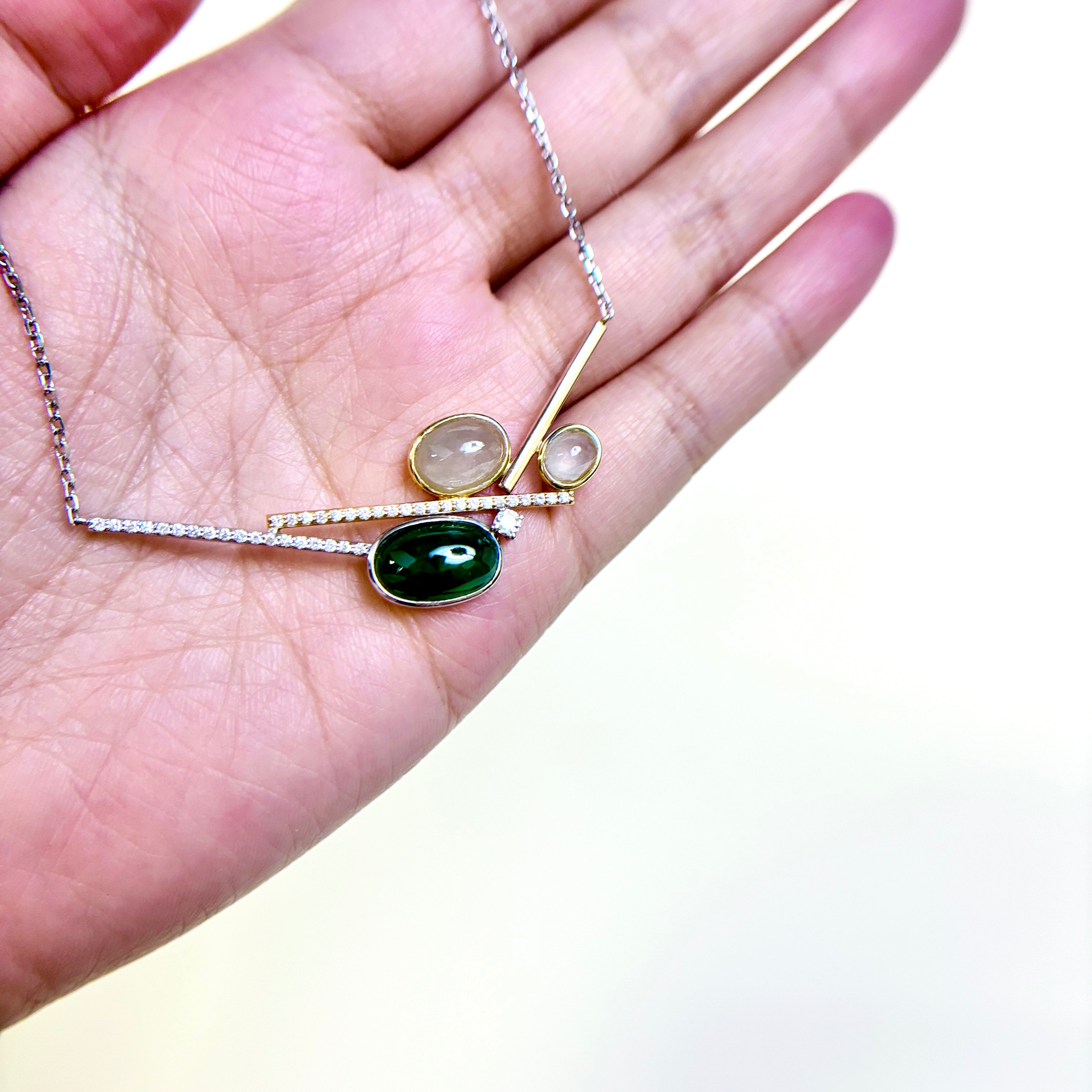 Collier bicolore or, diamants et jade | 0,41 ct | 43-46 cm
