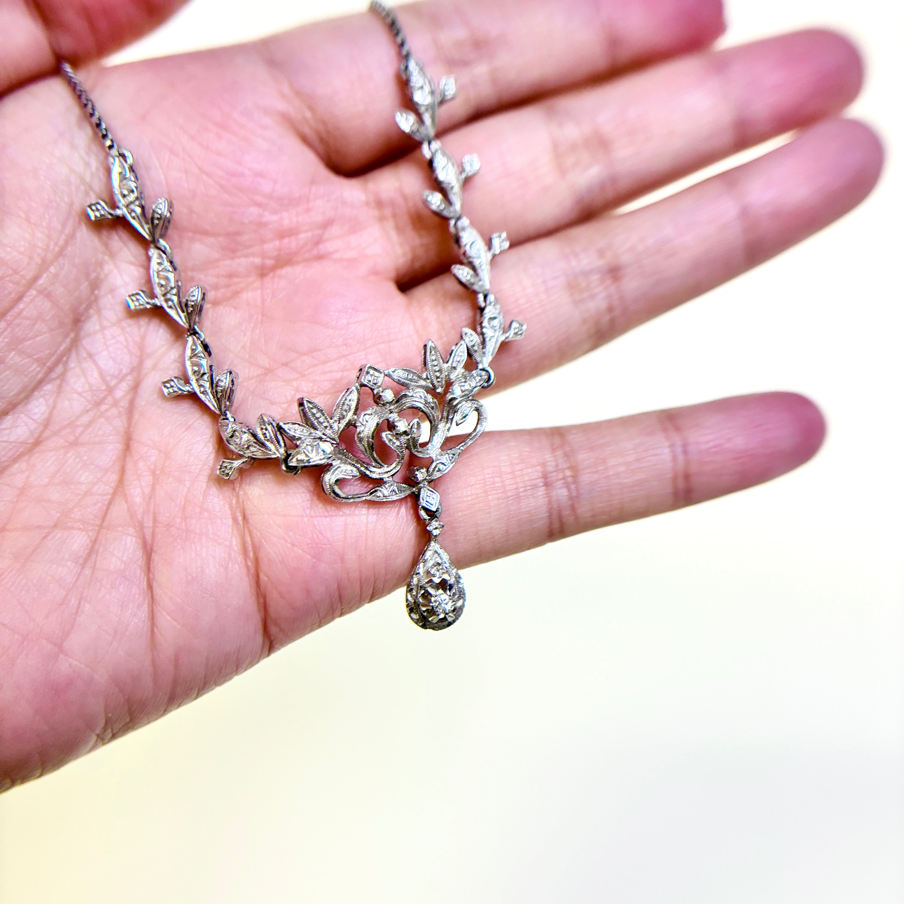 18k White Gold Diamond Necklace | 0.09ctw | 17"