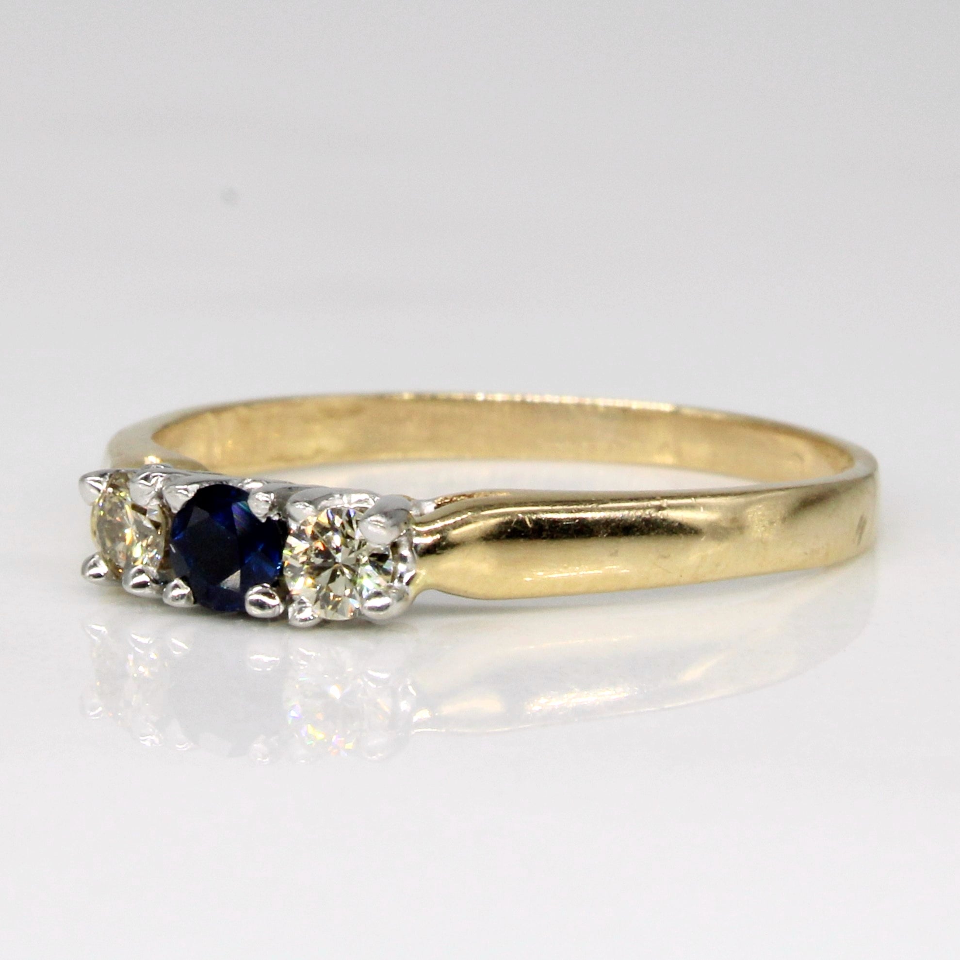 Bague en diamant et saphir | 0,16 ct au total, 0,11 ct | Taille 7,25 |
