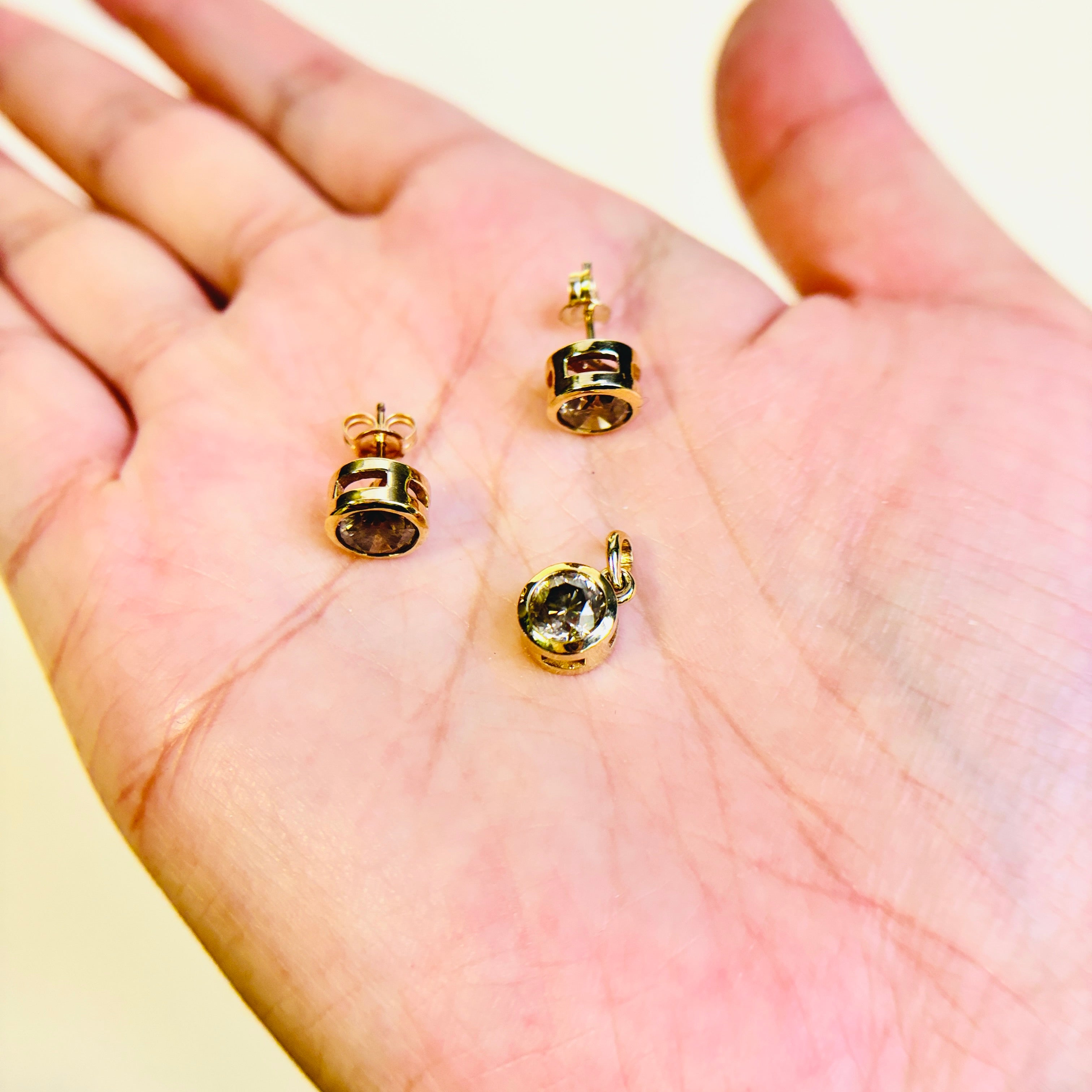 18K Yellow Gold Fancy Brown Diamond Earrings & Pendant Set | 2.34ctw, 0.93ct