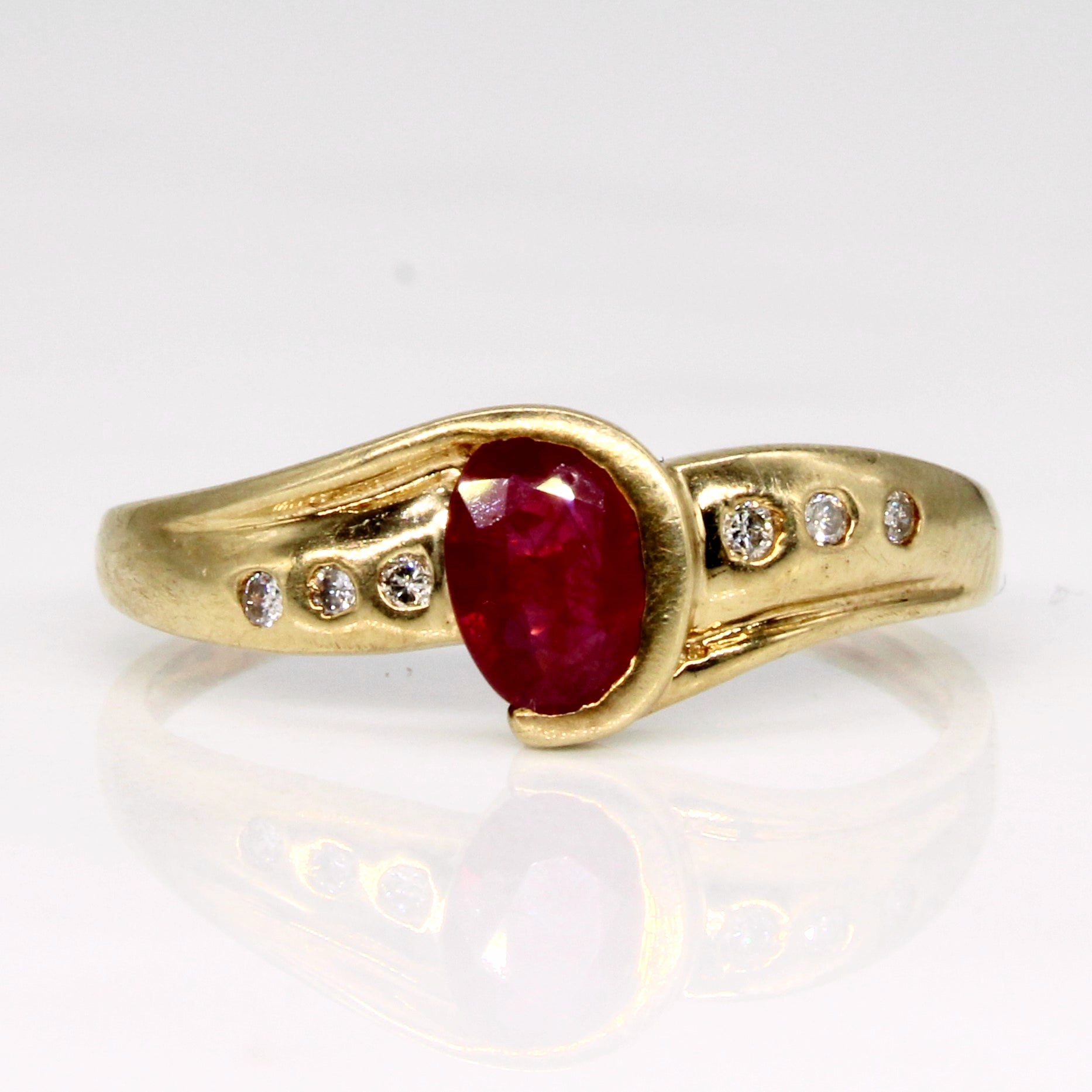 Ruby & Diamond Cocktail Ring | 0.40ct, 0.03ctw | SZ 6.5 |