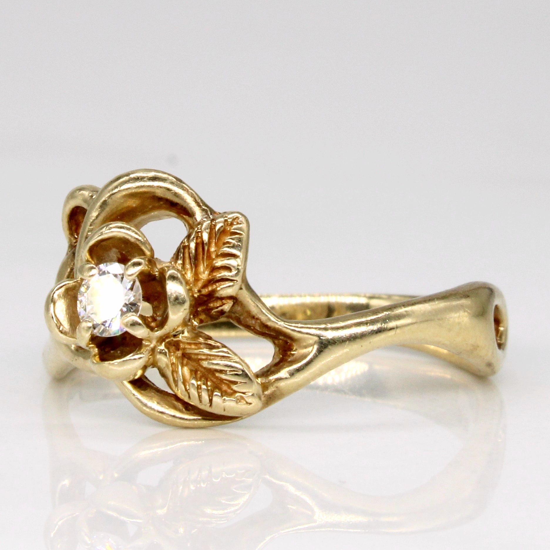 Diamond Flower Ring | 0.075ct | SZ 6.5 |