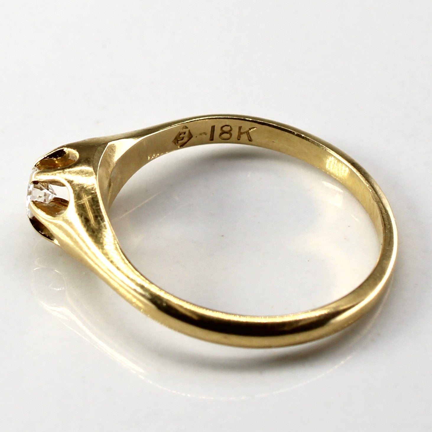 Belcher Set Diamond Ring | 0.09ct | SZ 6 |