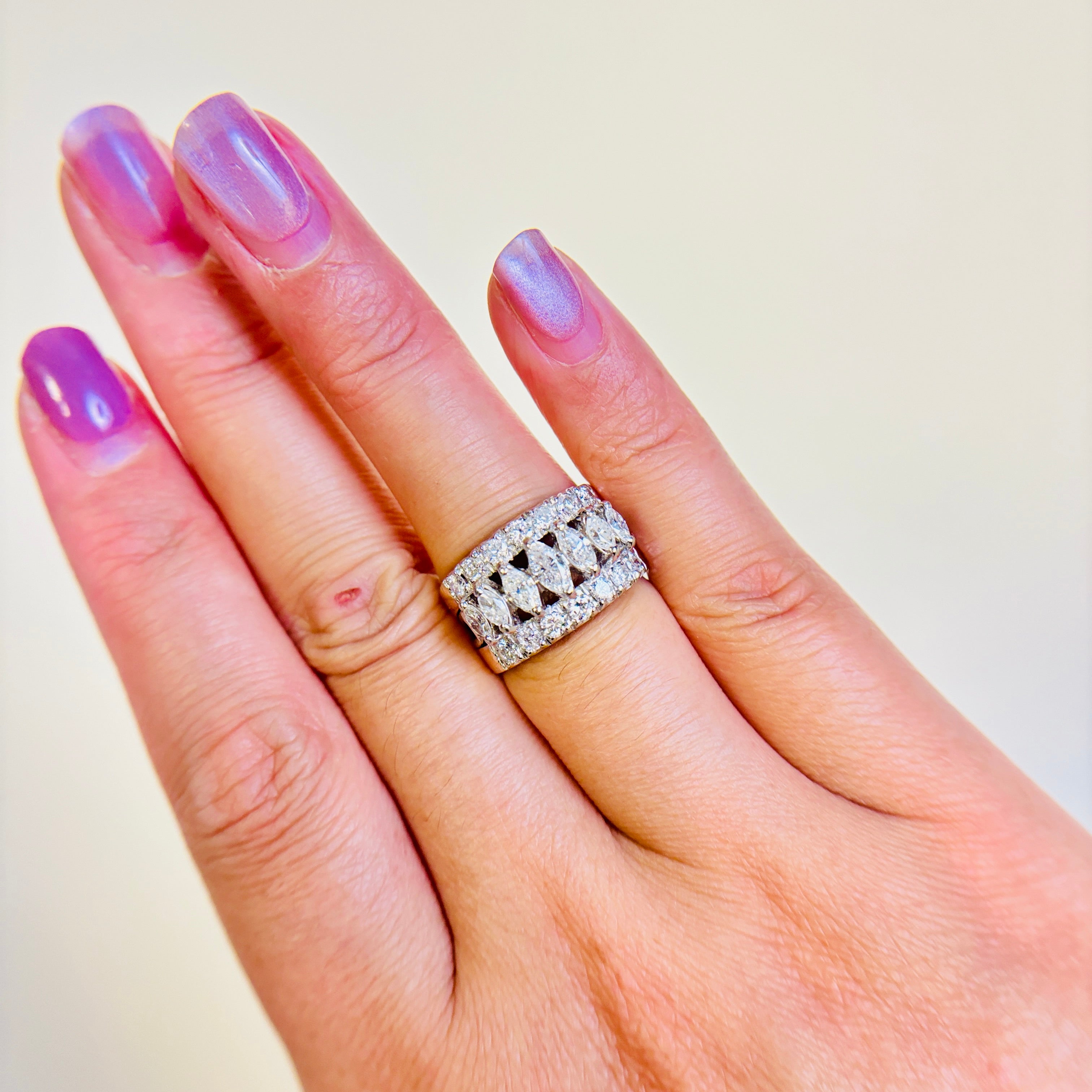 Bague en or jaune 18 carats sertie de trois rangées de diamants | 1,27 ct au total | Taille 5,25