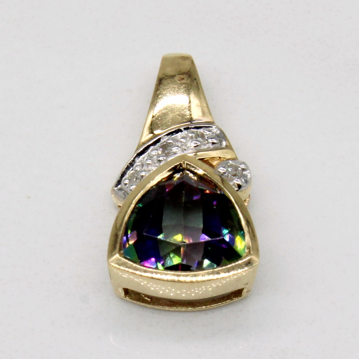 Pendentif en topaze mystique et diamants | 1,25 ct, 0,02 ct au total |
