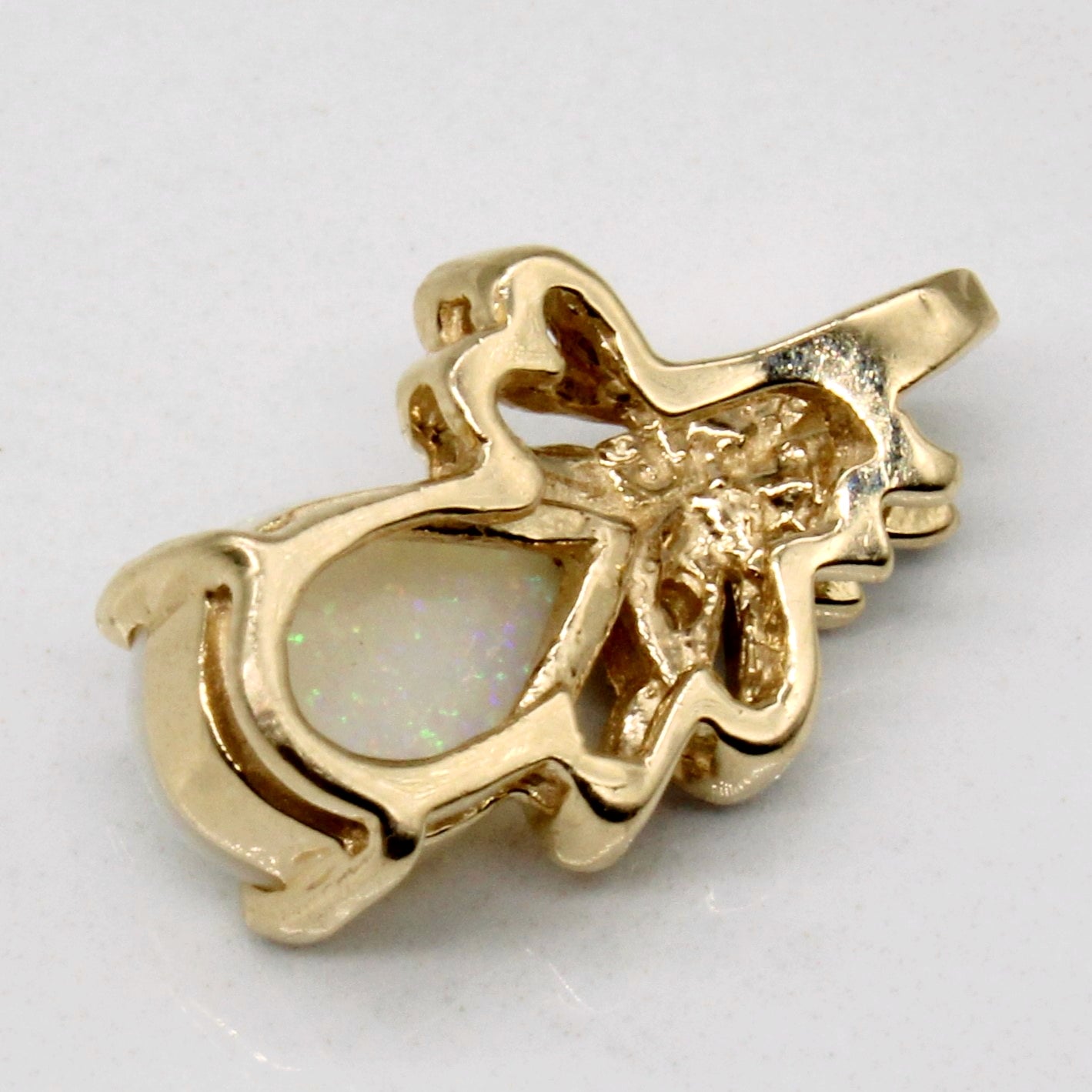 Opal & Diamond Pendant | 0.35ct, 0.024ctw |