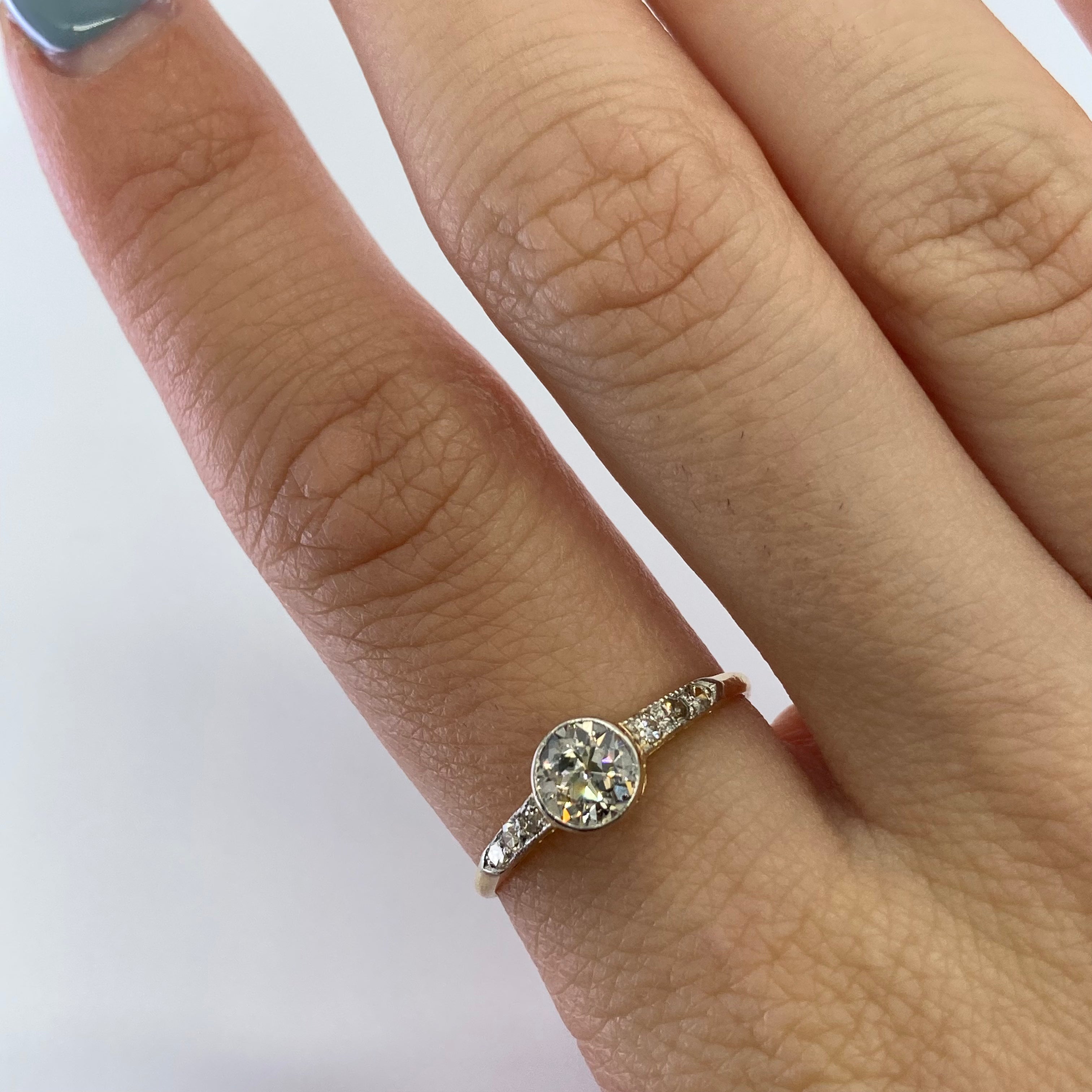 Bague Art Déco en or 18 carats et platine, diamant taille ancienne européenne | 0,66 ct | Taille 7,5 |