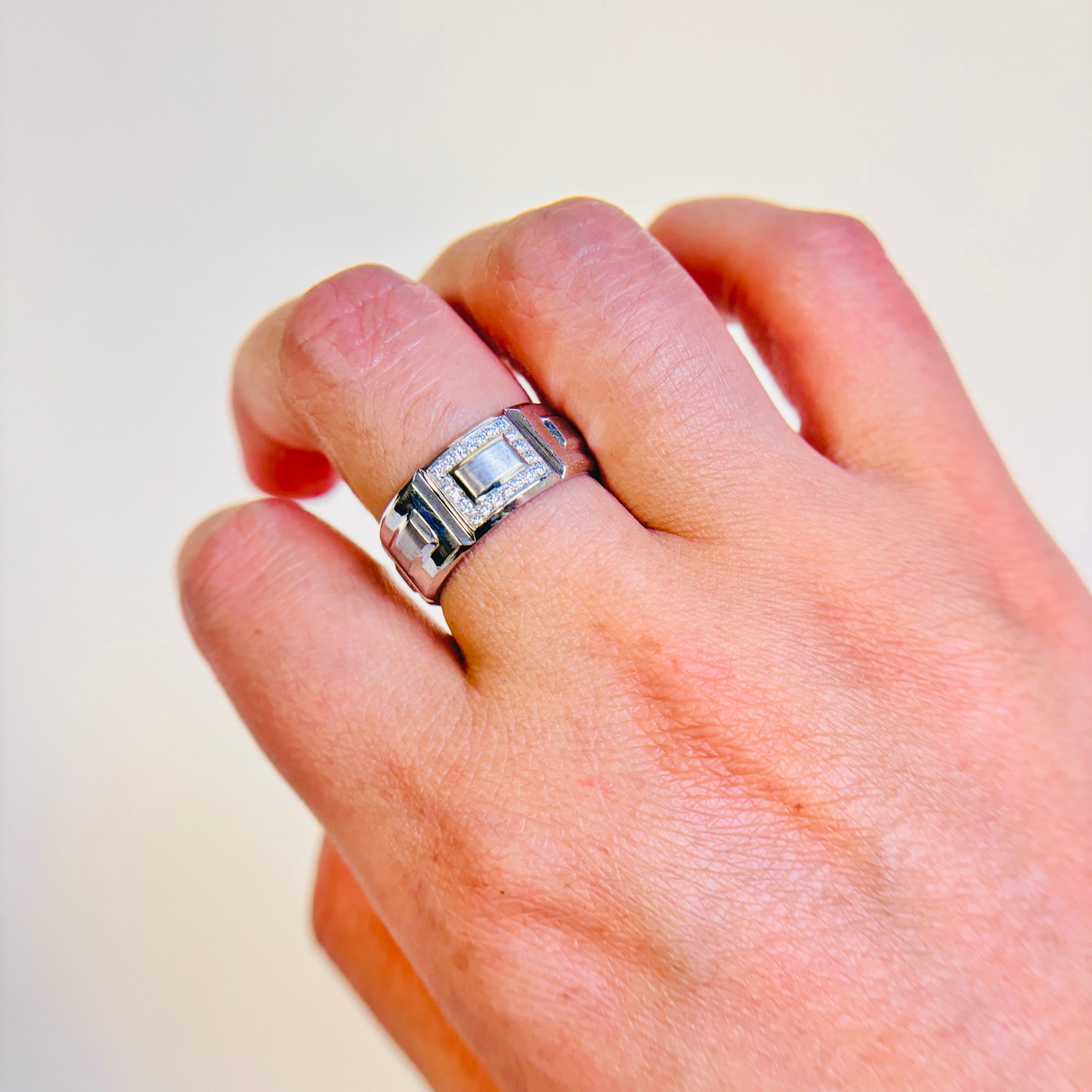 Alliance en or blanc 14 carats sertie de diamants | 0,48 ct au total | Taille 8