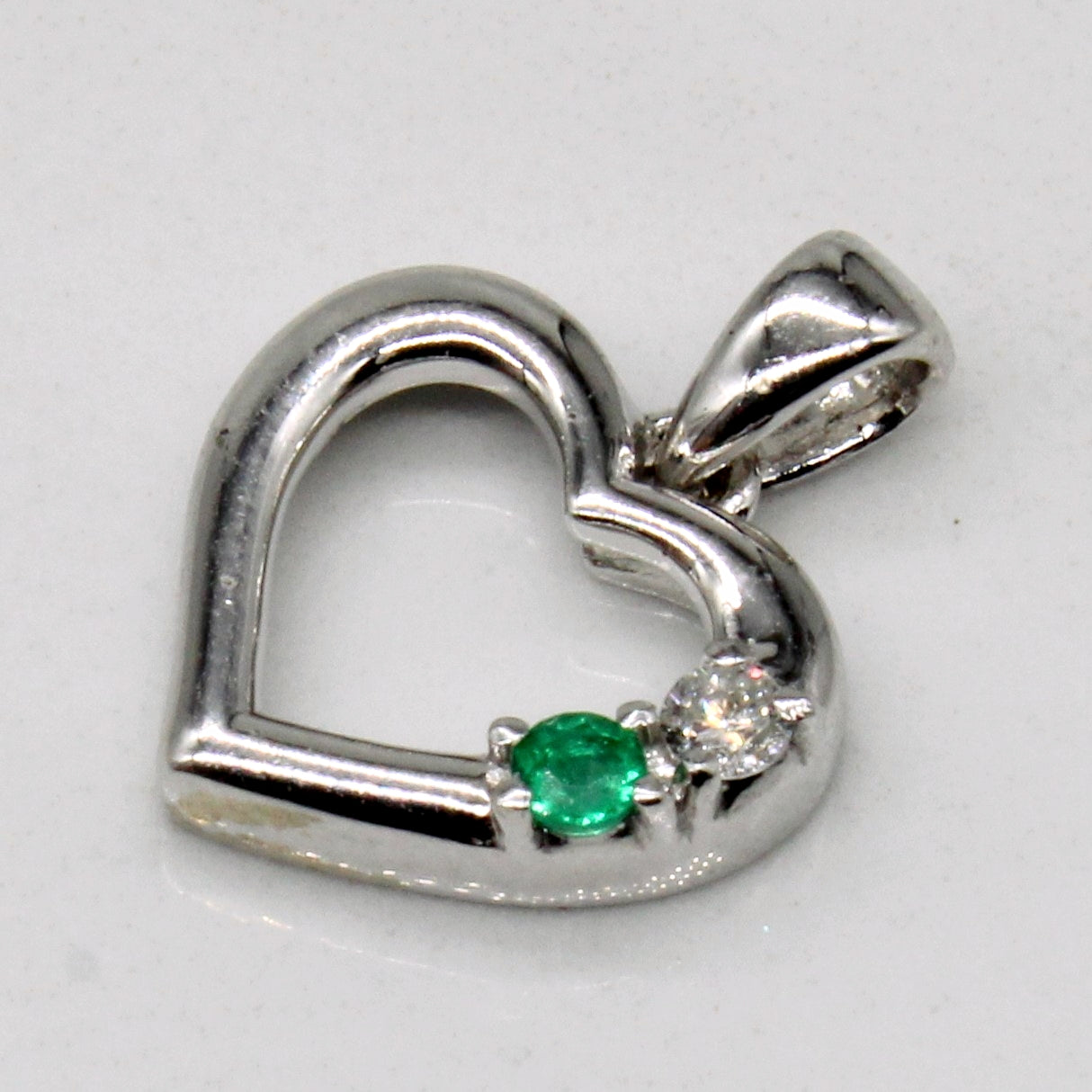 Emerald & Diamond Heart Pendant | 0.03ct, 0.03ct |