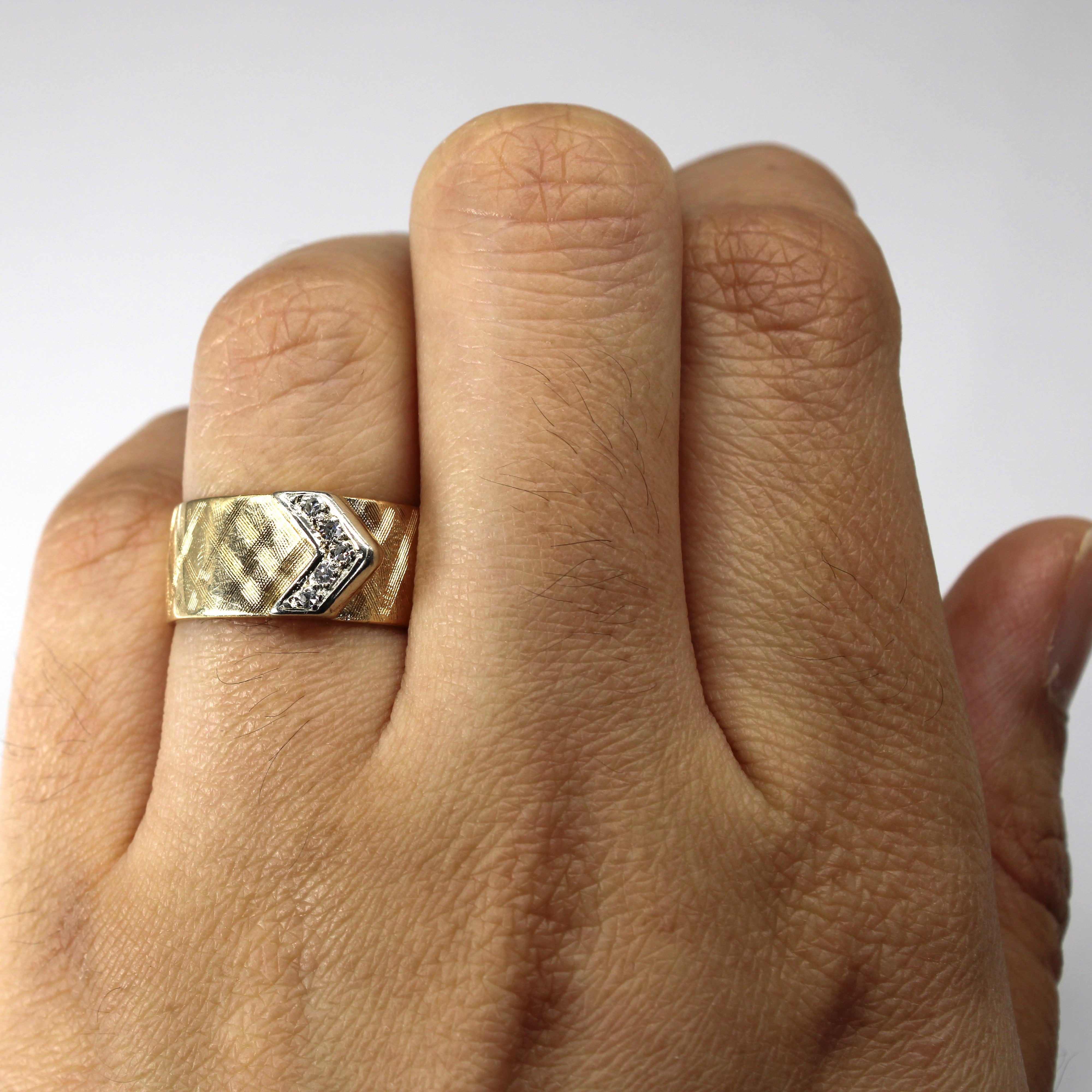 Textured Diamond Gold Band | 0.05ctw | SZ 5.5 |