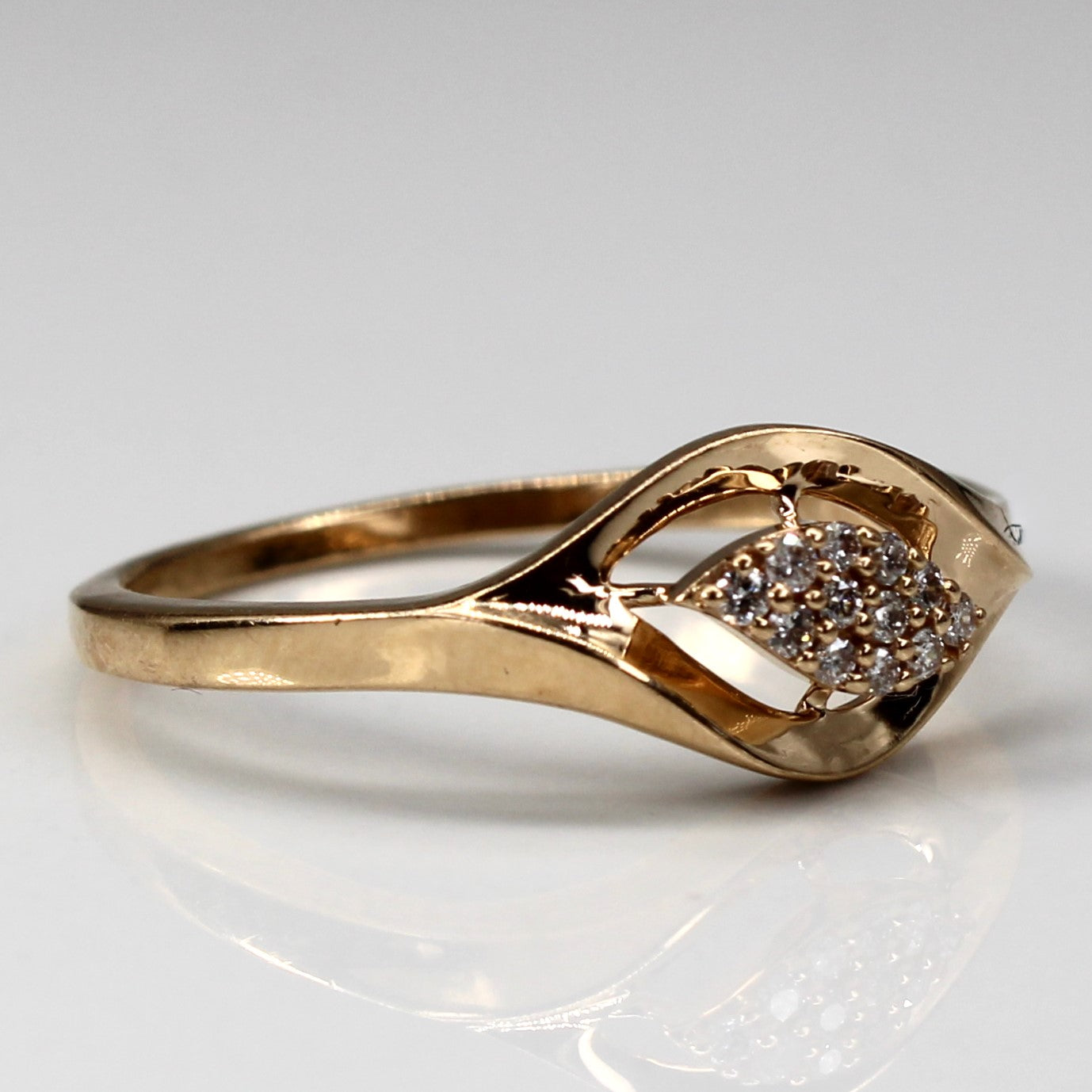 Cluster Set Diamond Ring | 0.12ctw| SZ 7.5 |