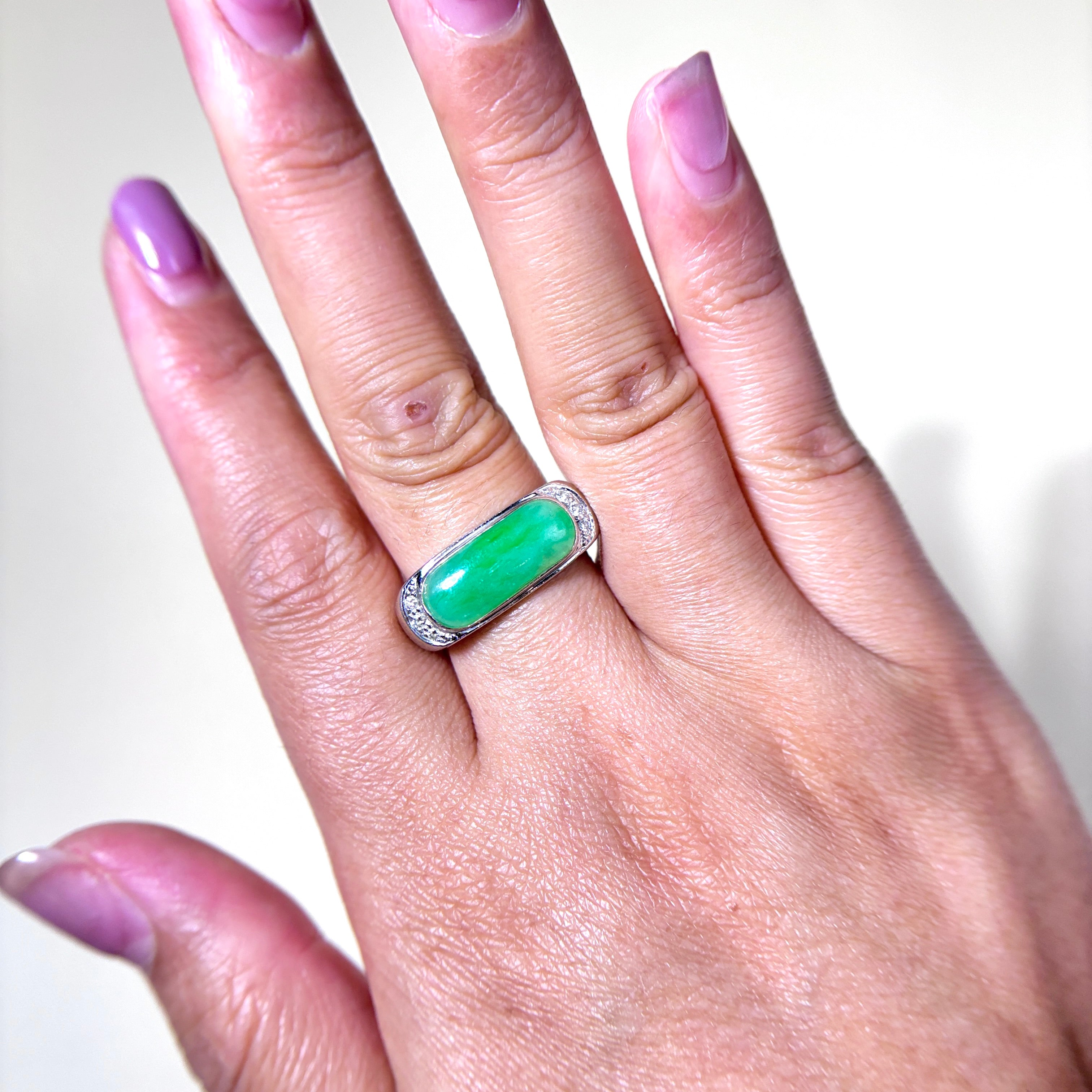 18k White Gold Jade & Diamond Ring | 17.50x7.00x2.30mm, 0.09ctw | SZ 9
