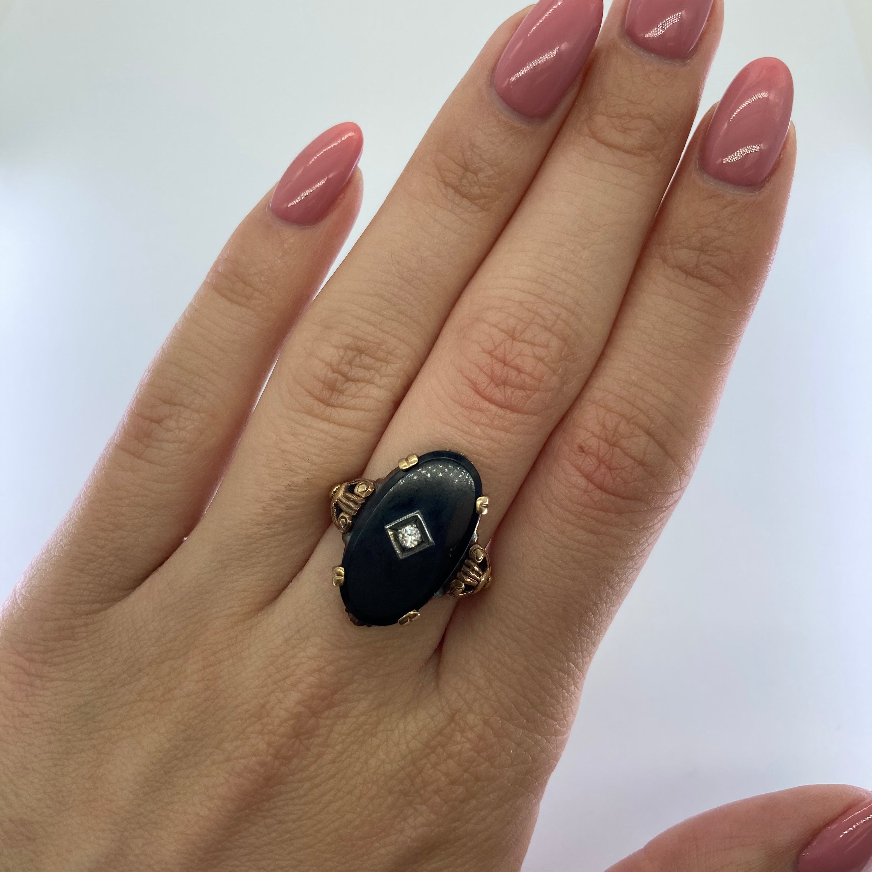 Oval Cut Onyx & Diamond Ring | 0.04ct | SZ 5.5 |