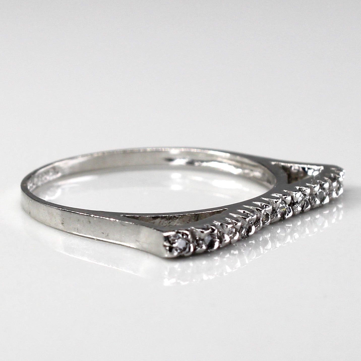 Bague en or blanc pavée de diamants | 0,10 ct | Taille 8 |