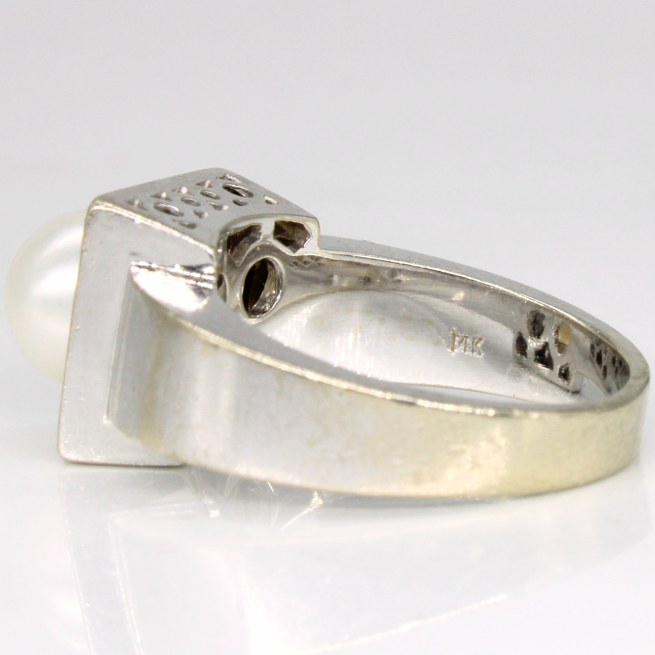Pearl & Diamond Square Halo Set Ring | 0.20ctw | SZ 6.75 |