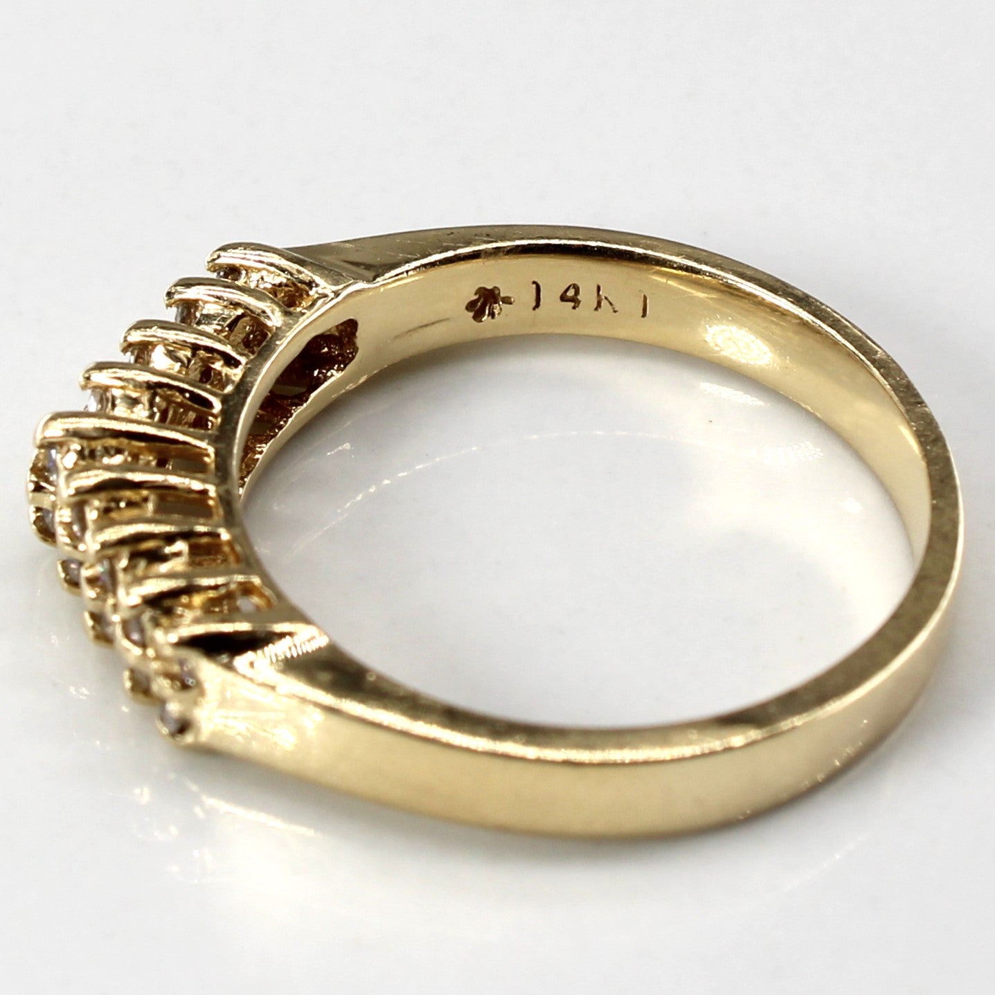 Cluster Set Diamond Ring | 0.18ctw | SZ 7 |