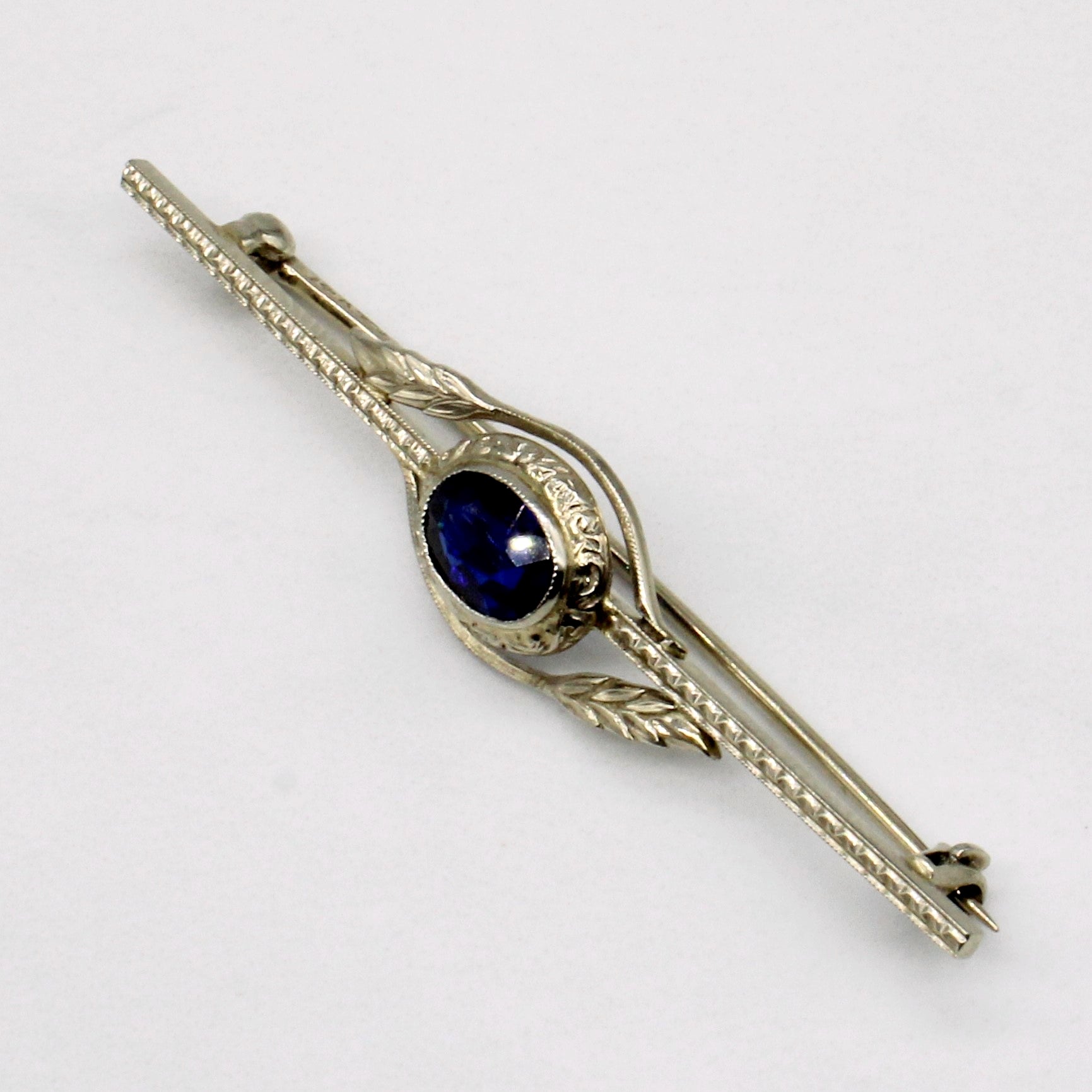 Synthetic Sapphire Pin | 0.95ct |