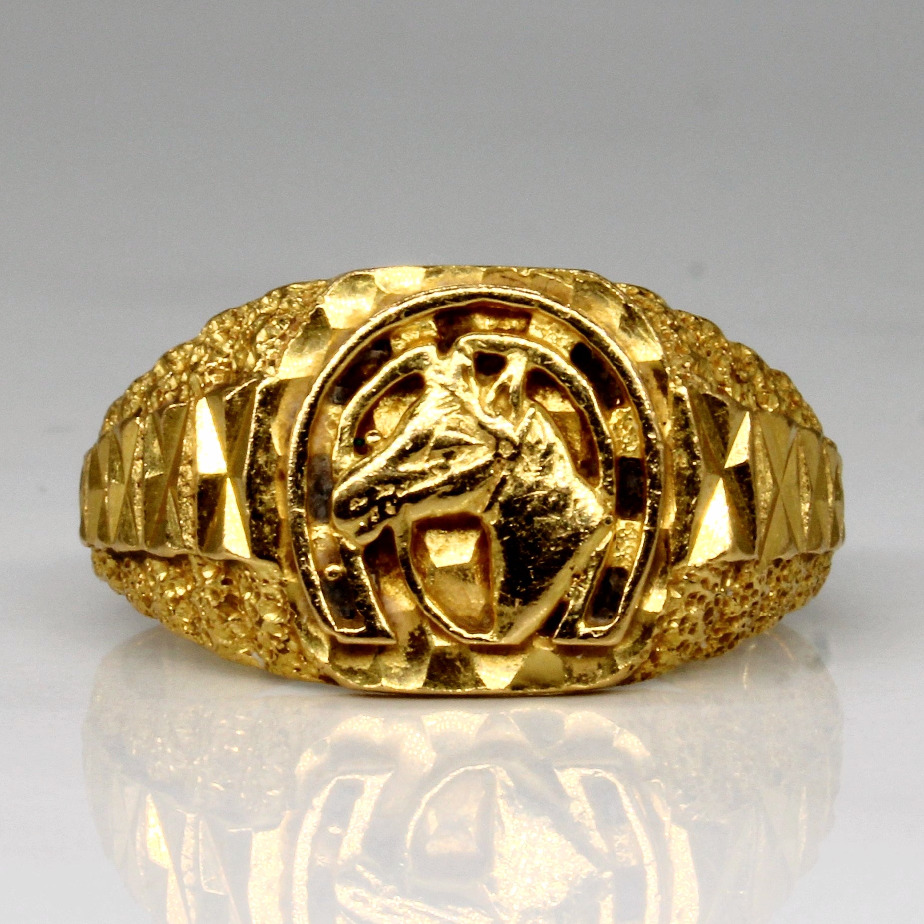 22k Yellow Gold Horse Ring | SZ 9 |