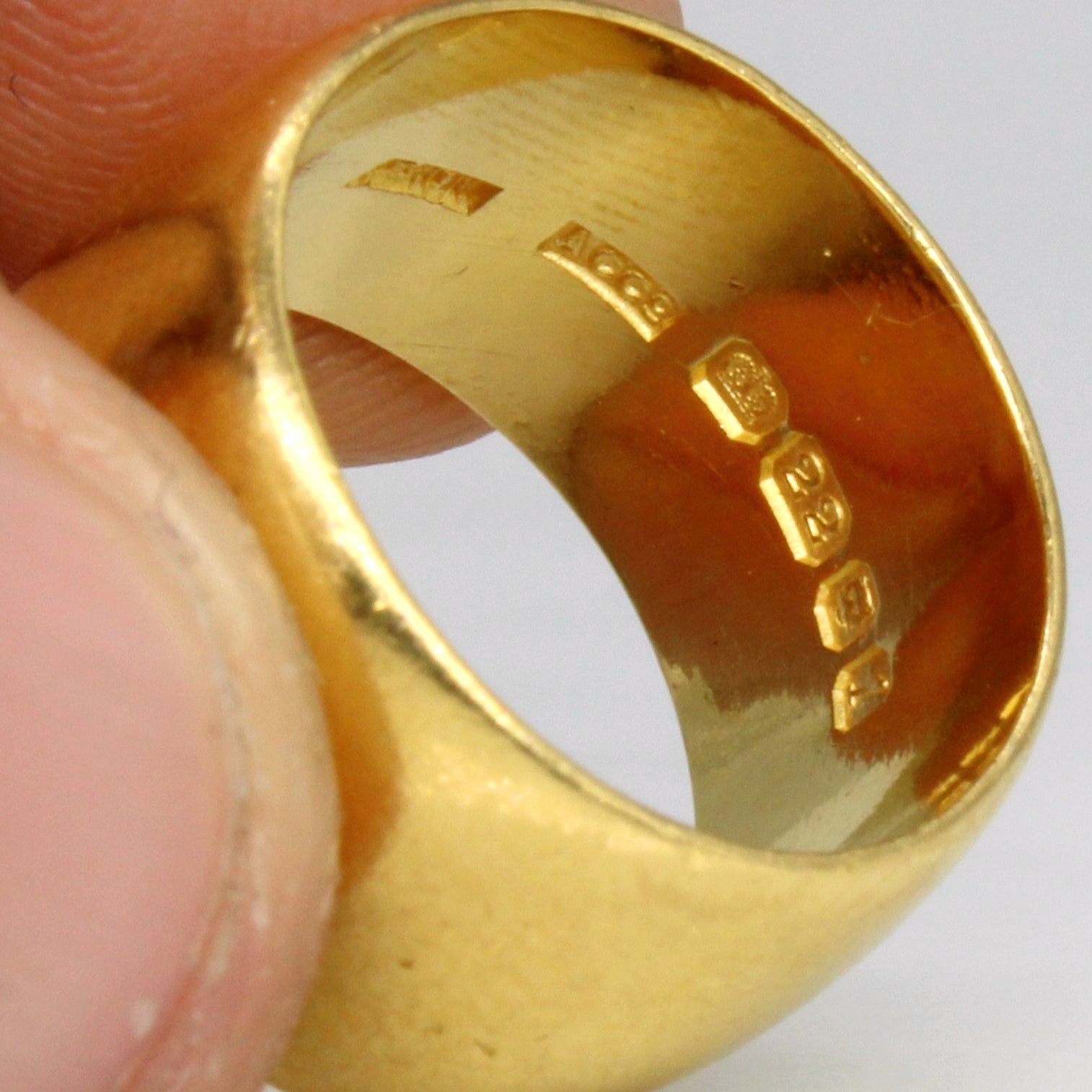 1965 Hallmarked 22k Yellow Gold Cigar Band | SZ 5.25 |