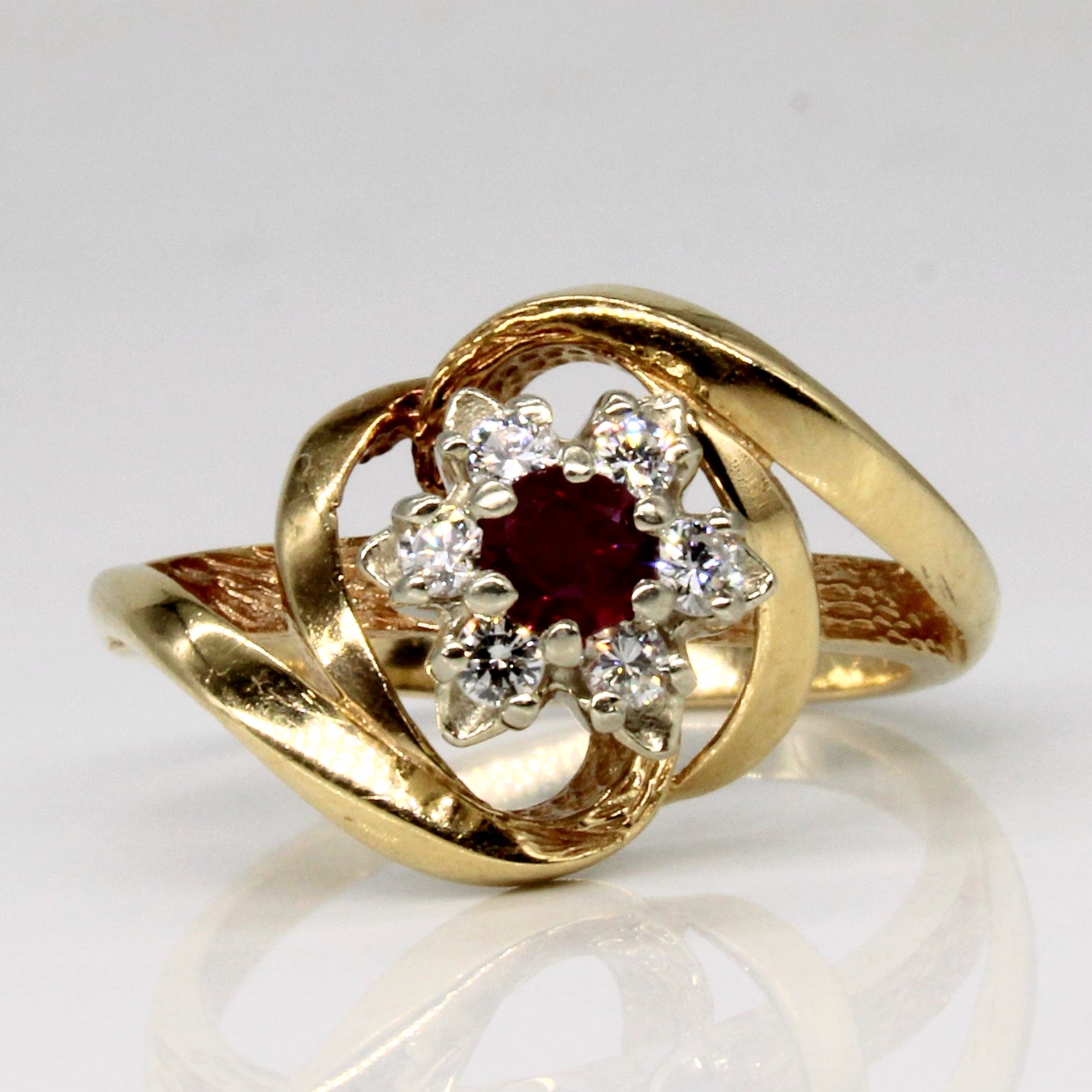 Diamond & Ruby Cluster Set Ring | 0.12ctw, 0.10ct | SZ 5.5 |