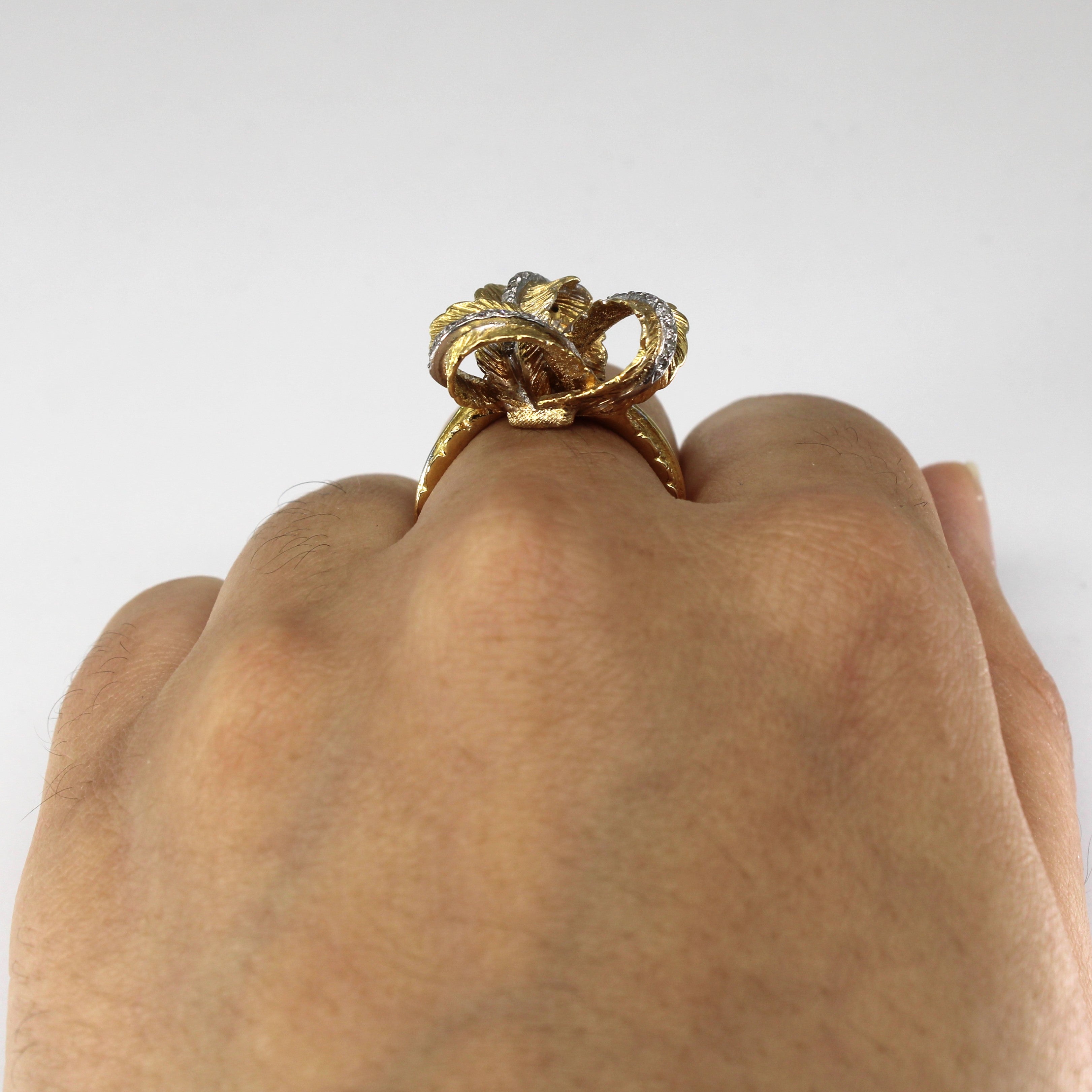 Interlocking Diamond Ring | 0.06ctw | SZ 6.5 |