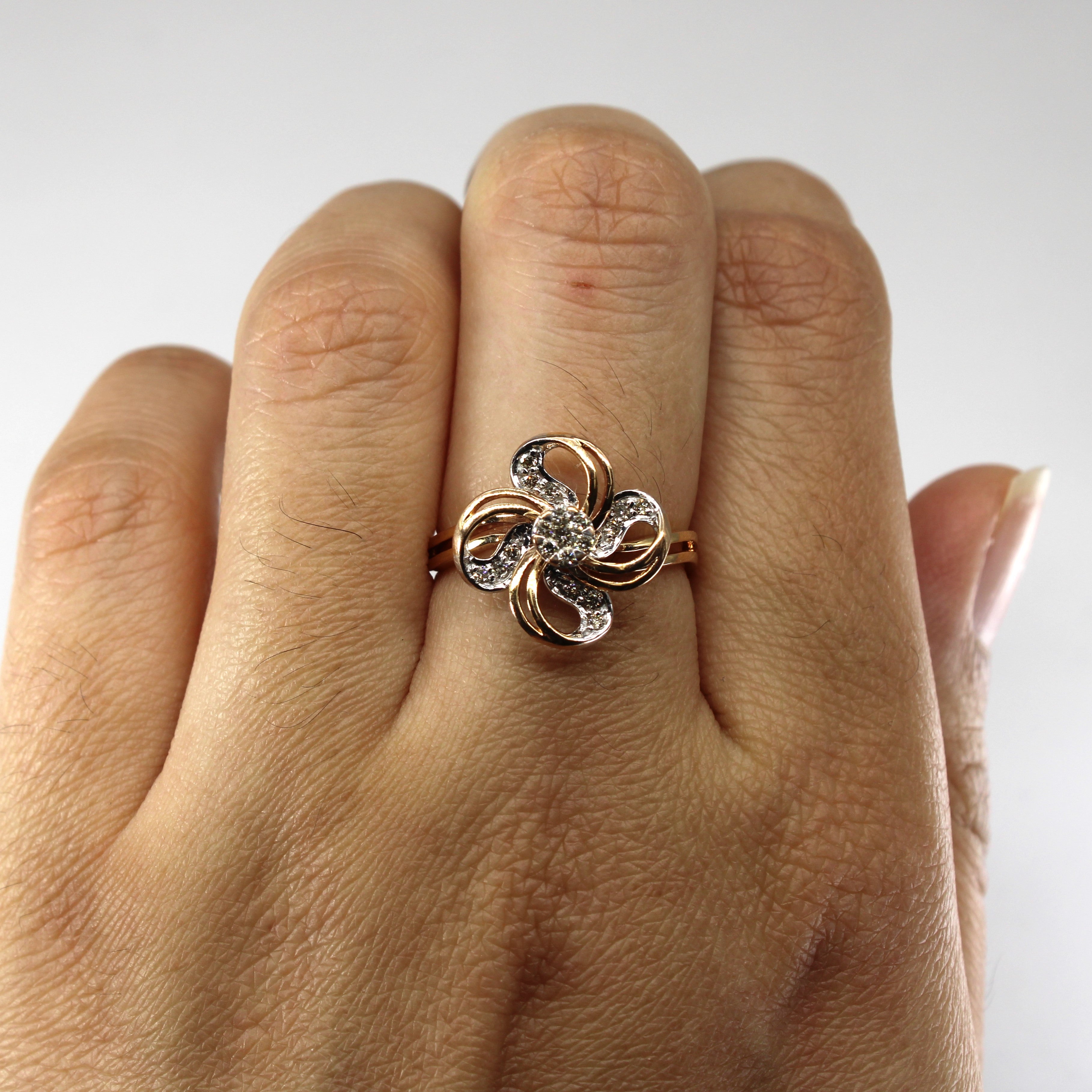 Flower Design Diamond Ring | 0.18ctw | SZ 6.75 |