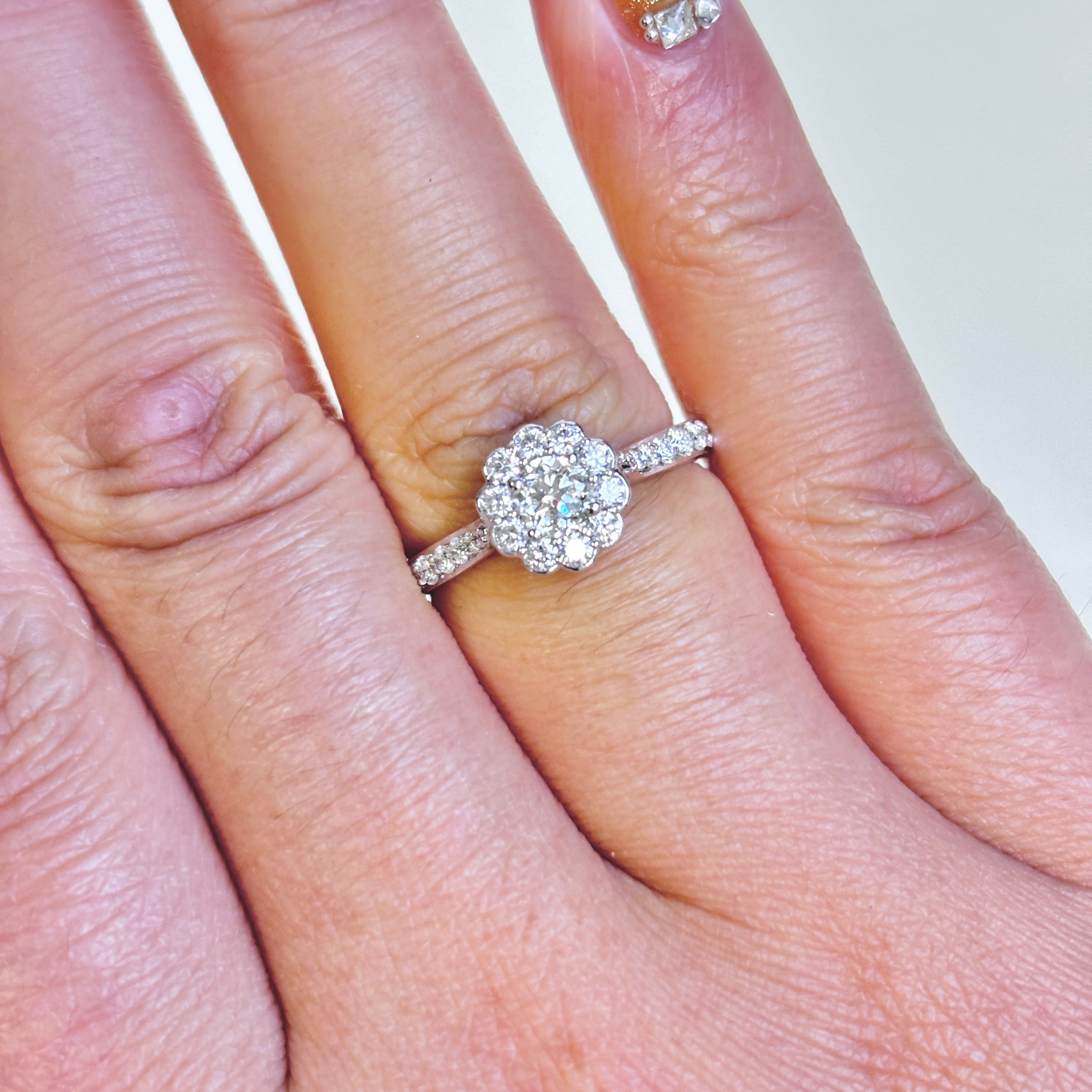 14k White Gold Cluster Diamond Ring | 0.75ctw | SZ 5
