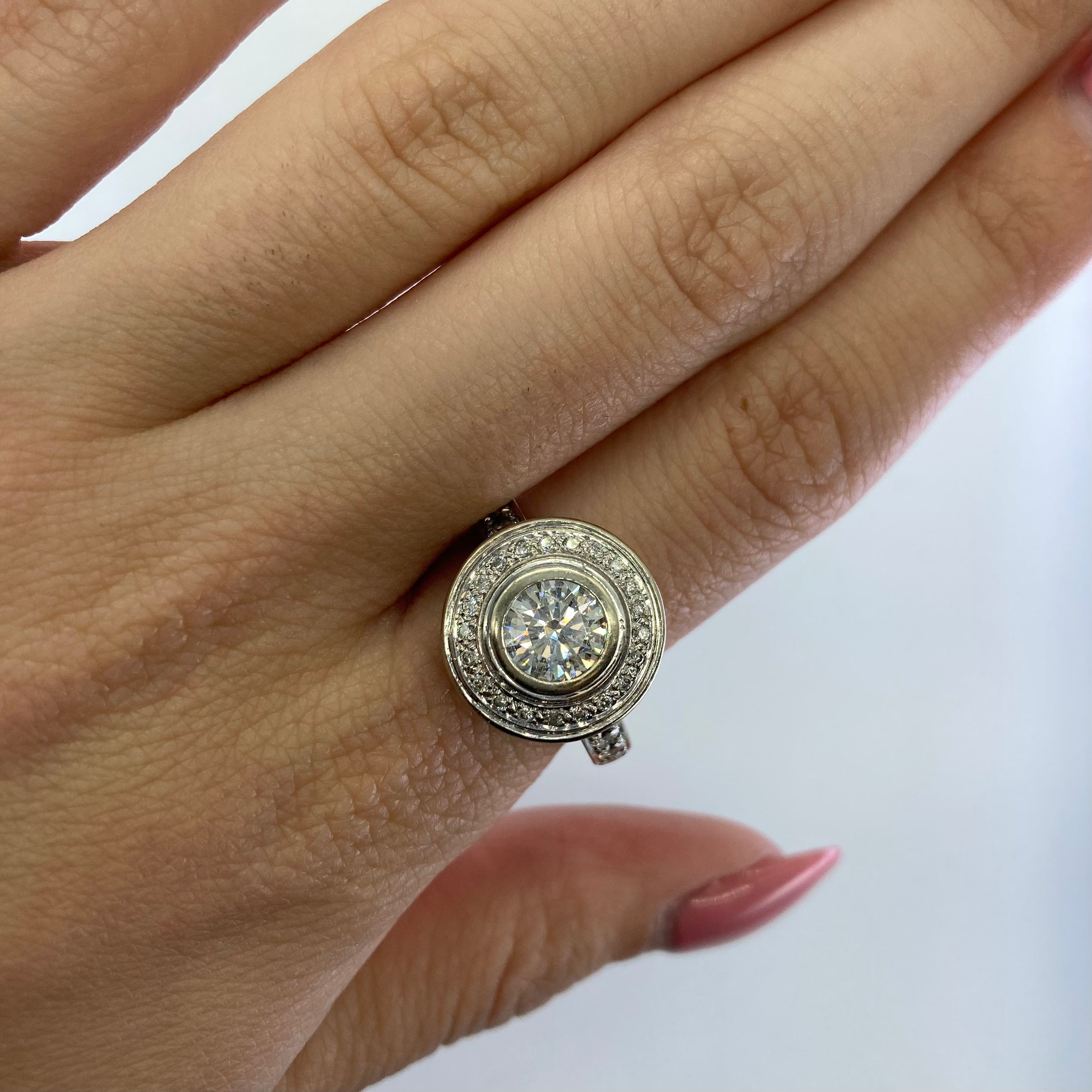 Bague de fiançailles avec halo de diamants | 1,92 ct | Taille 9,25 |