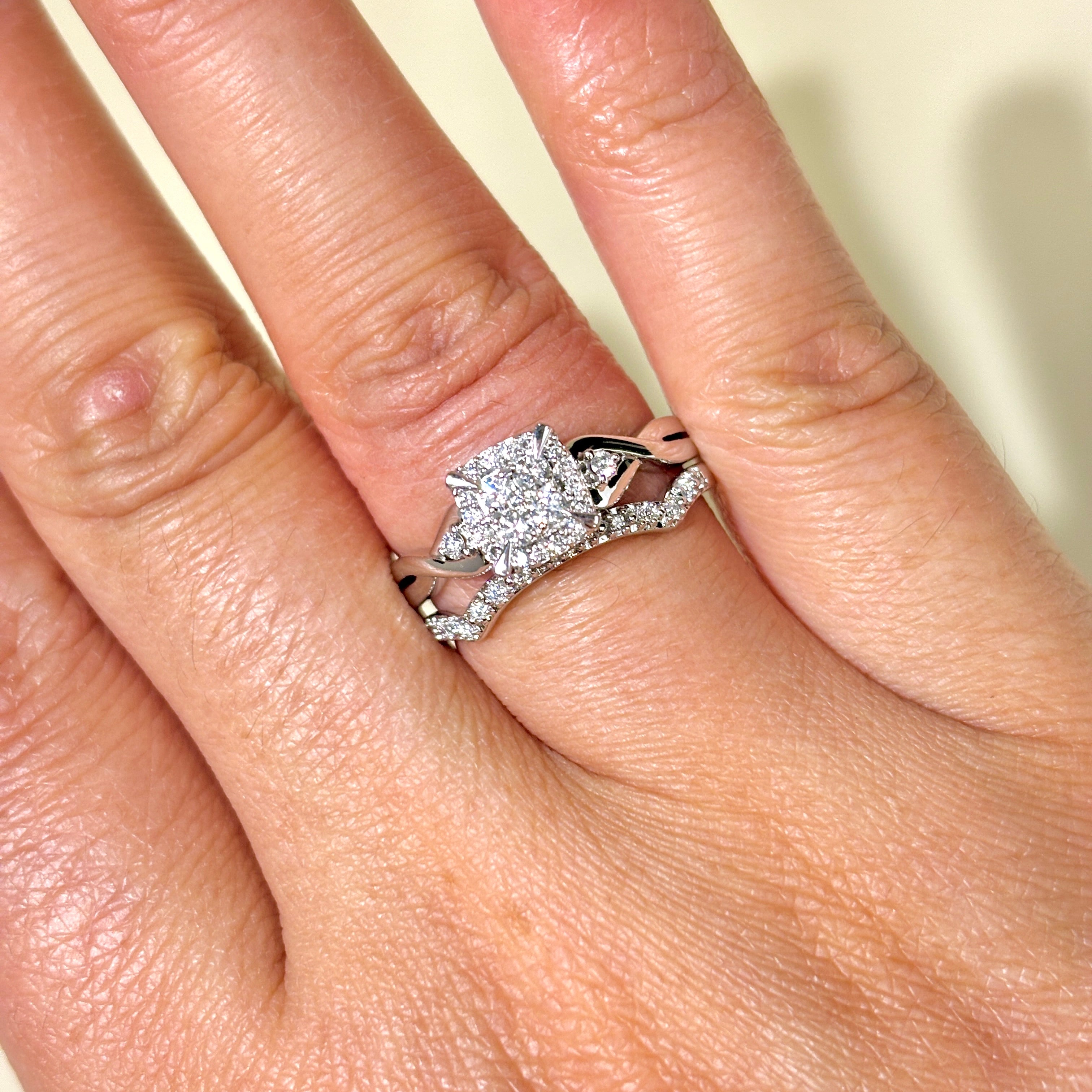 Alliance en or blanc 10 carats et diamants | 0,34 ct | Taille 7