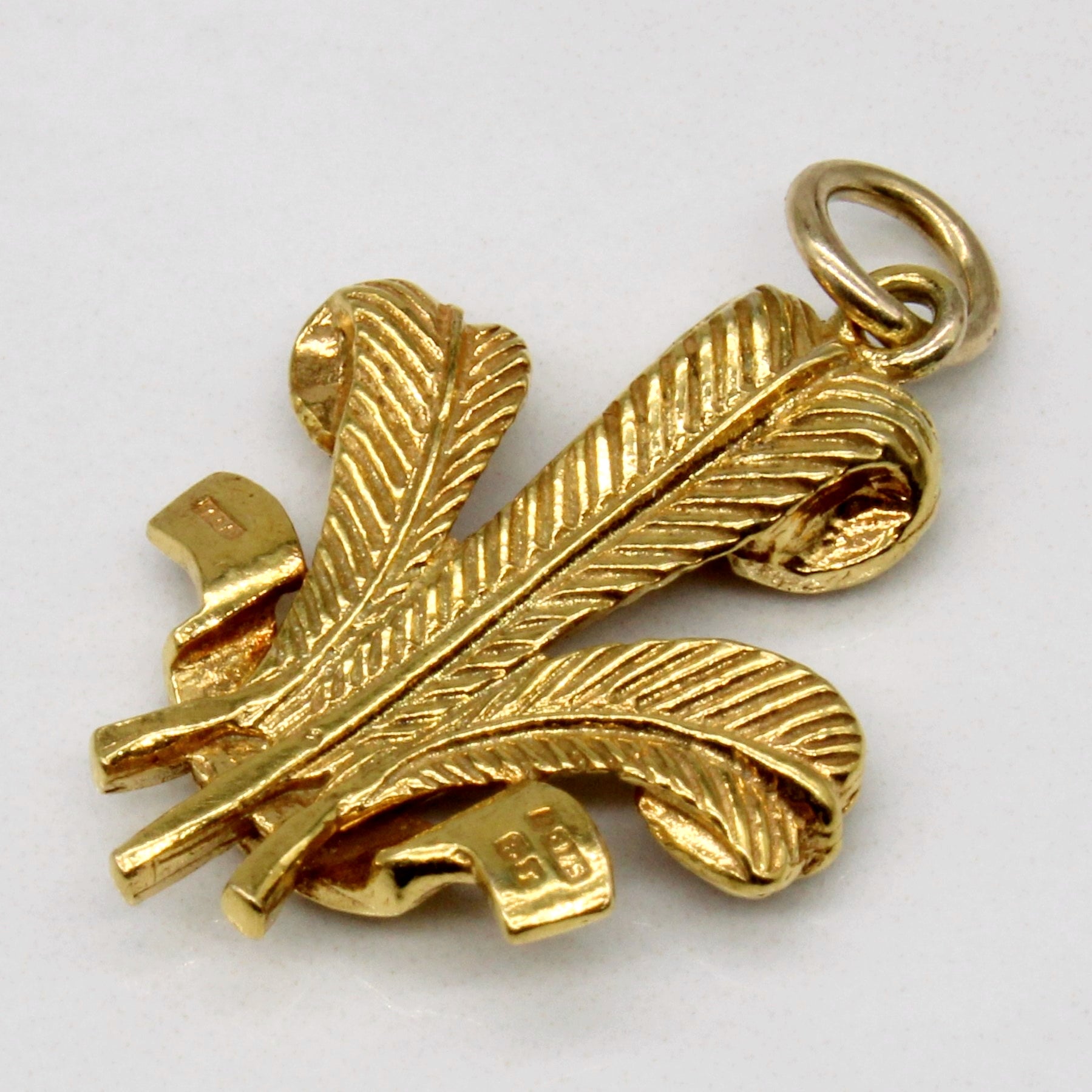 Vintage 9k Yellow Gold Prince of Wales Feathers Charm