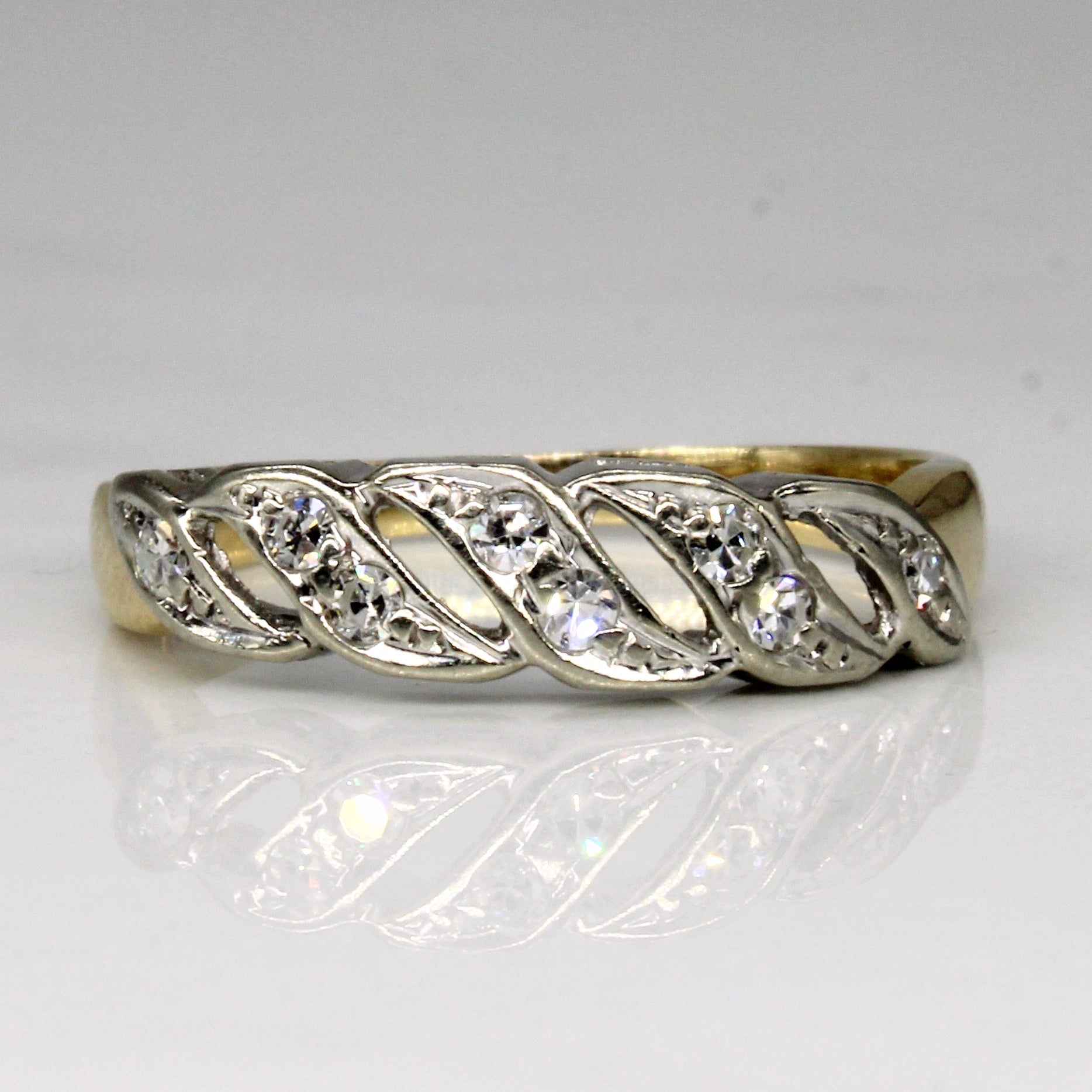 Diamond Twisted Ring | 0.11ctw | SZ 6.75 |