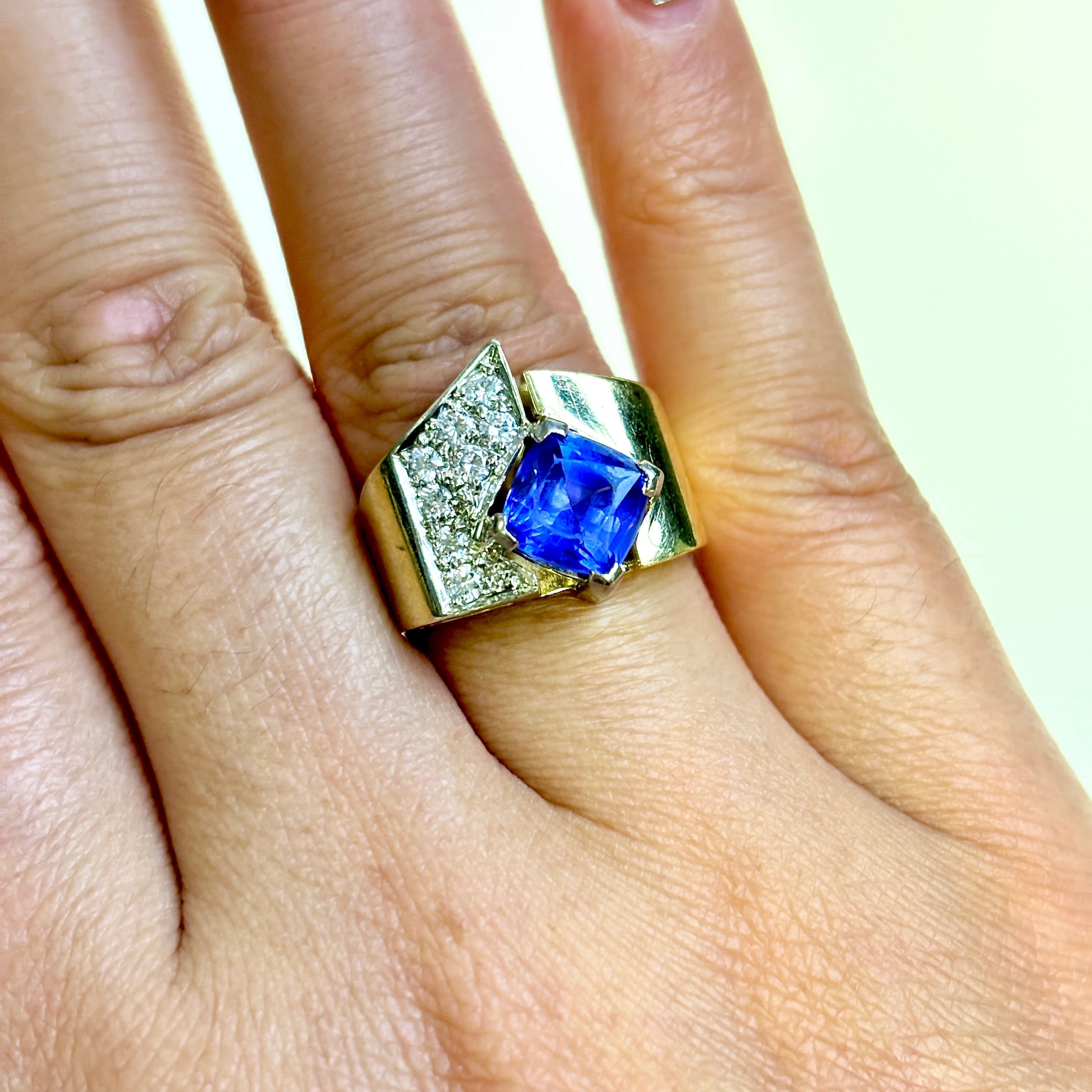 18k Yellow Gold Tanzanite & Diamond Ring | 0.82ct, 0.32ctw | SZ 6.75