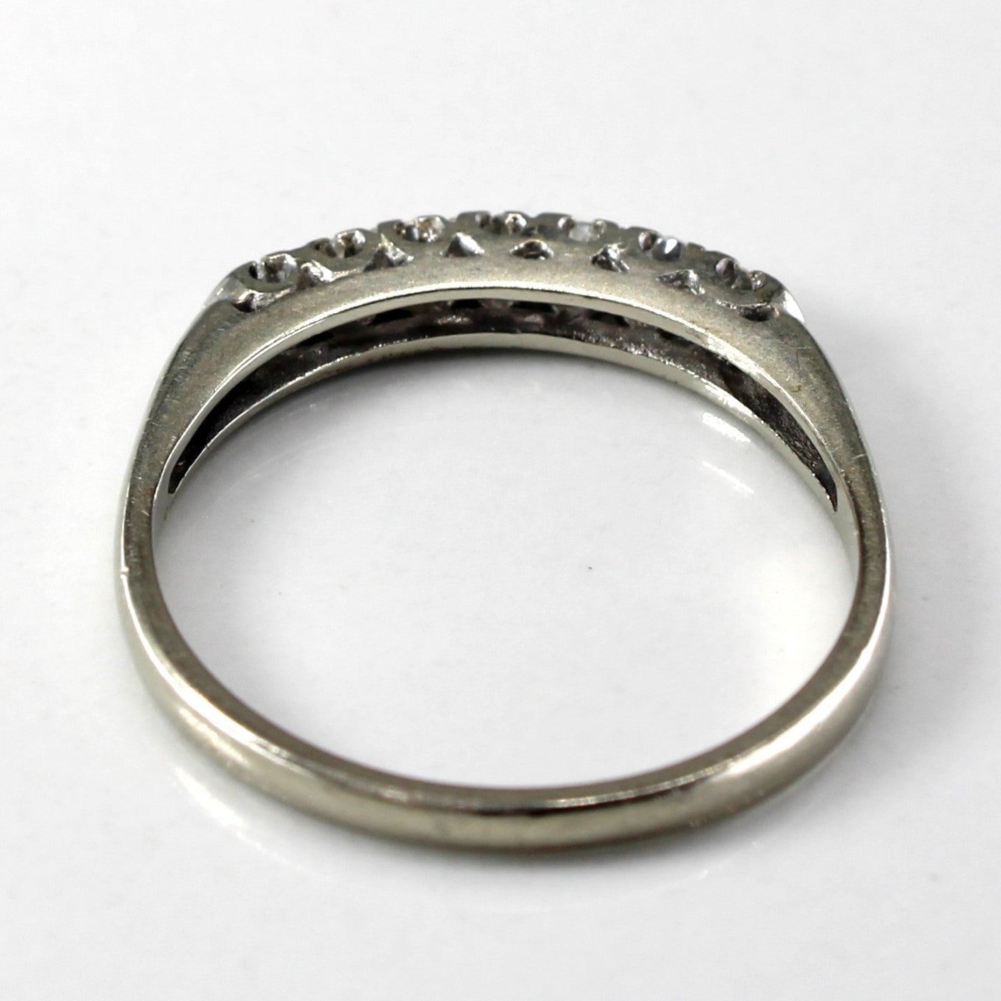 Pave Diamond Vintage Wedding Band | 0.11ctw | SZ 6.5 |
