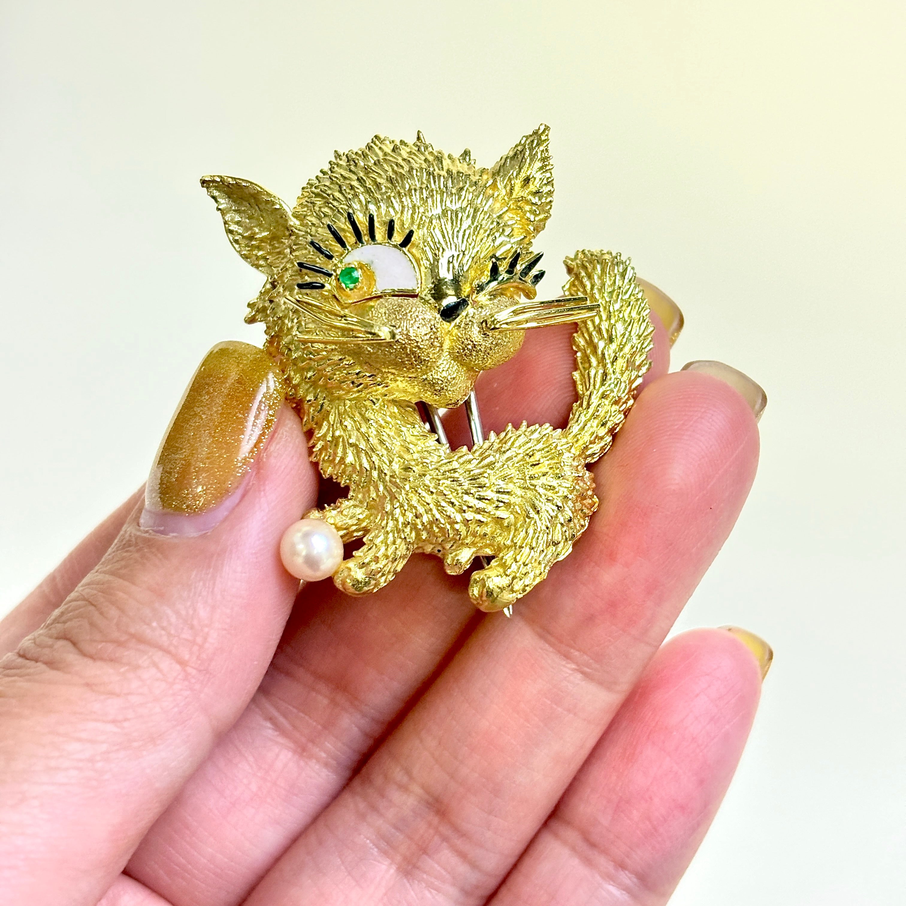 Pearl & Emerald Cat Brooch | 5.20mm, 0.02ct |