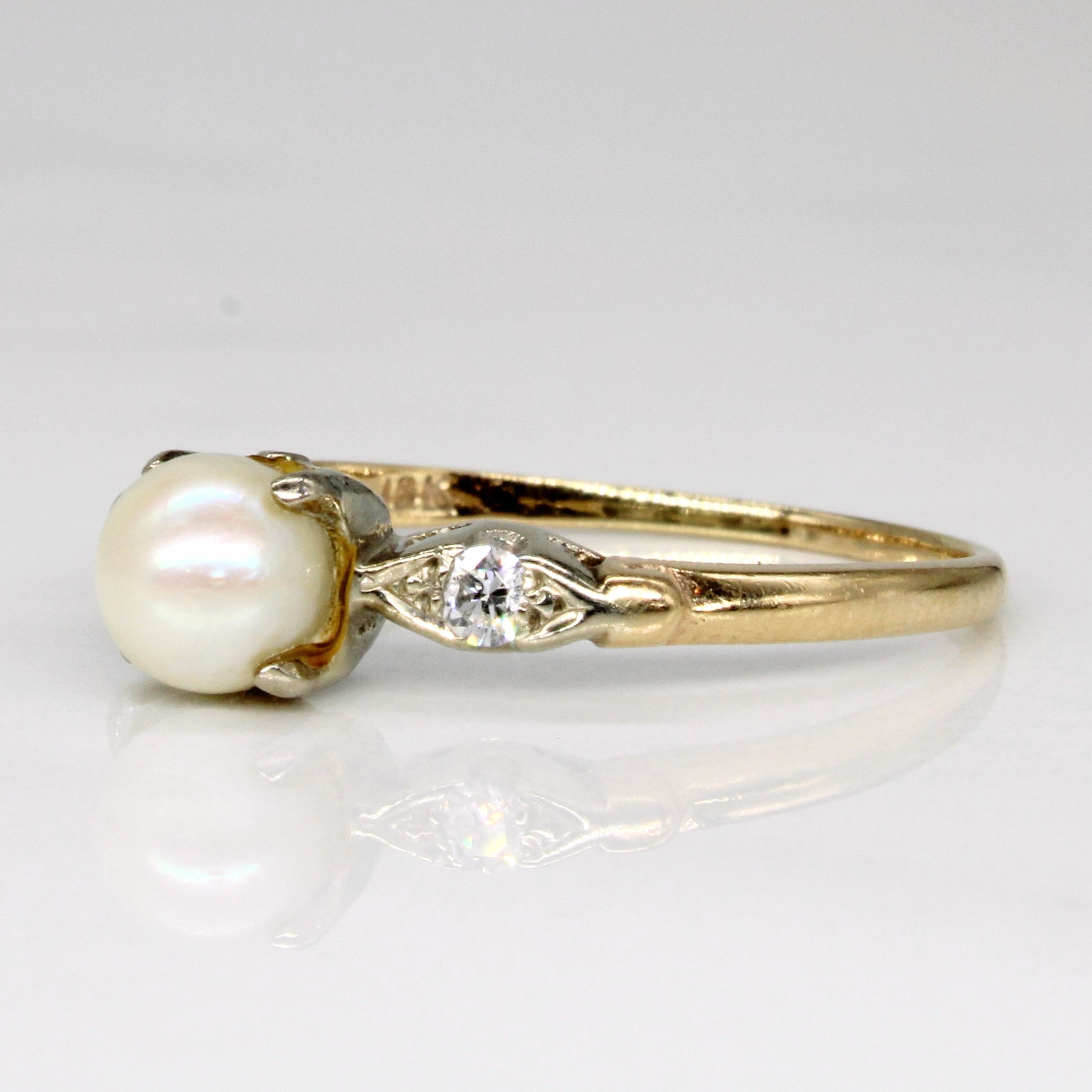Pearl & Diamond Ring | 0.07ctw | SZ 6.75 |