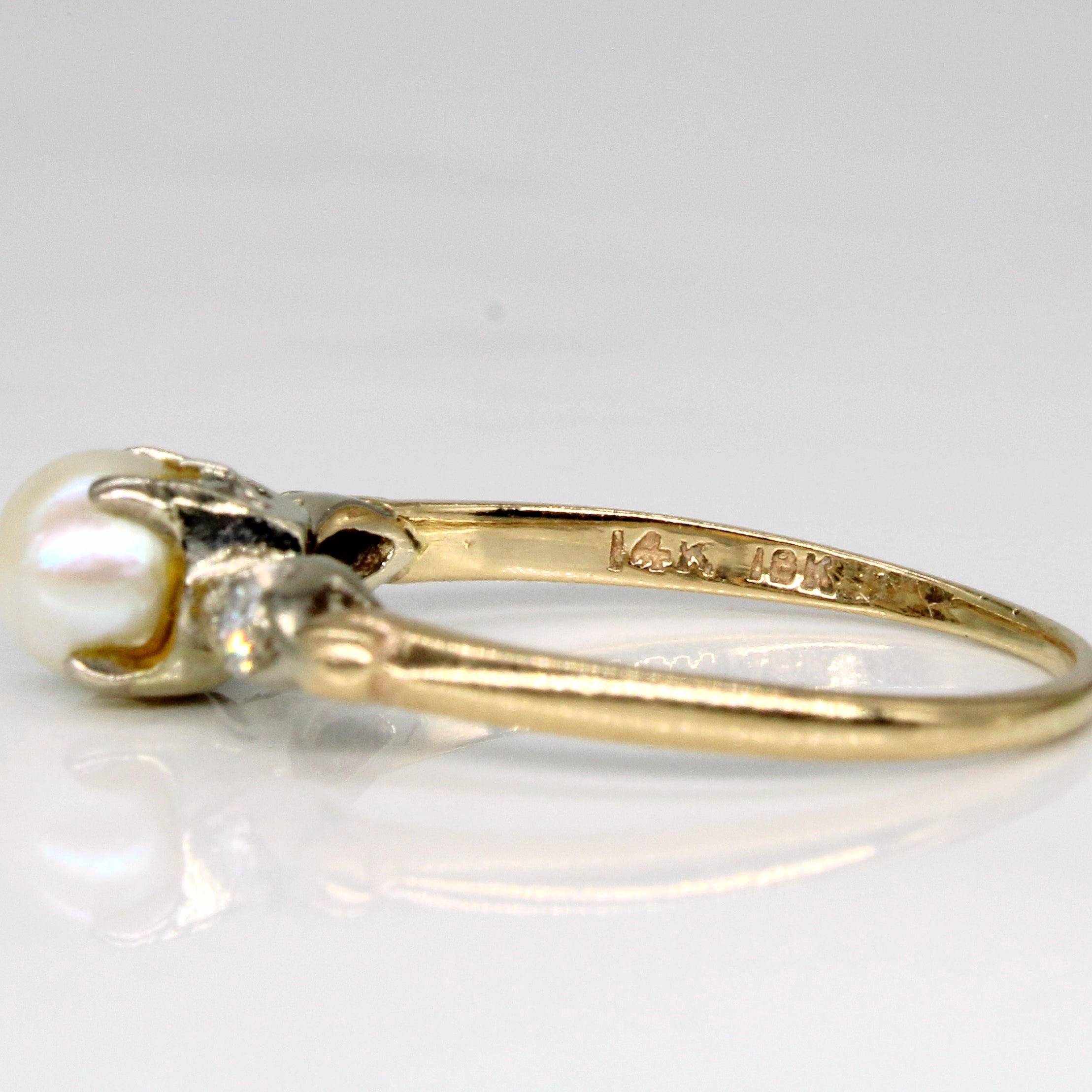 Pearl & Diamond Ring | 0.07ctw | SZ 6.75 |